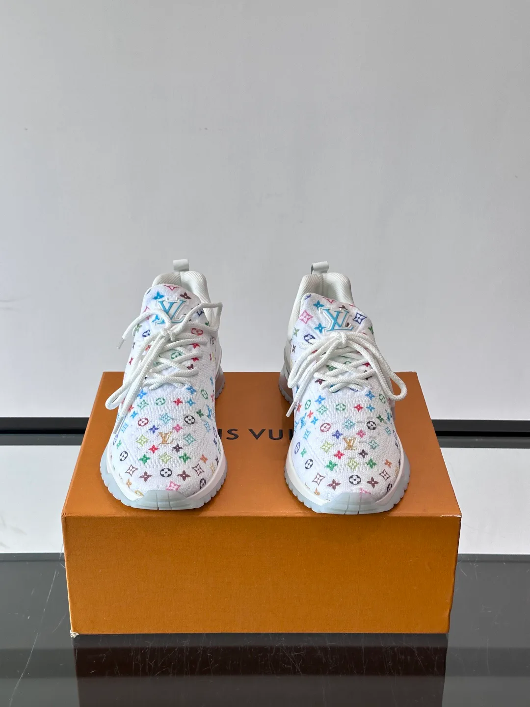 Men's Sneakers LOUIS VUITTON 17588576