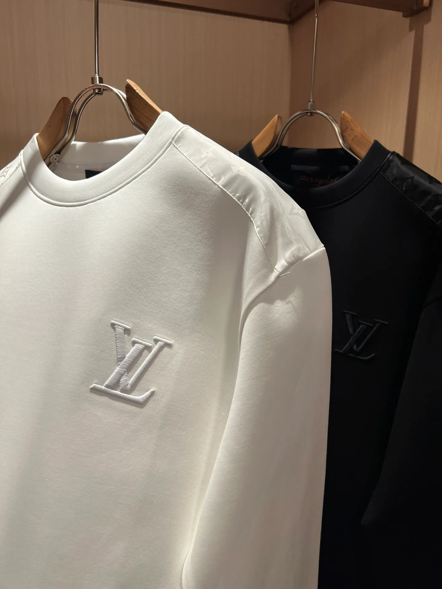 Men's Sweatshirts And Hoodies LOUIS VUITTON 18519611