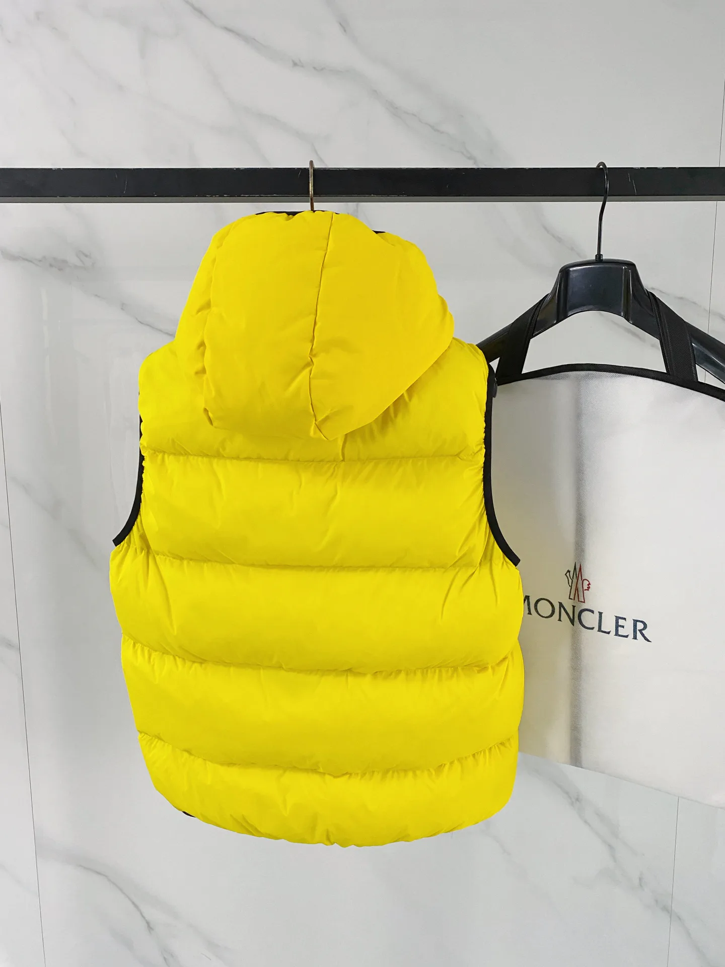 Men's Vests MONCLER 18007652