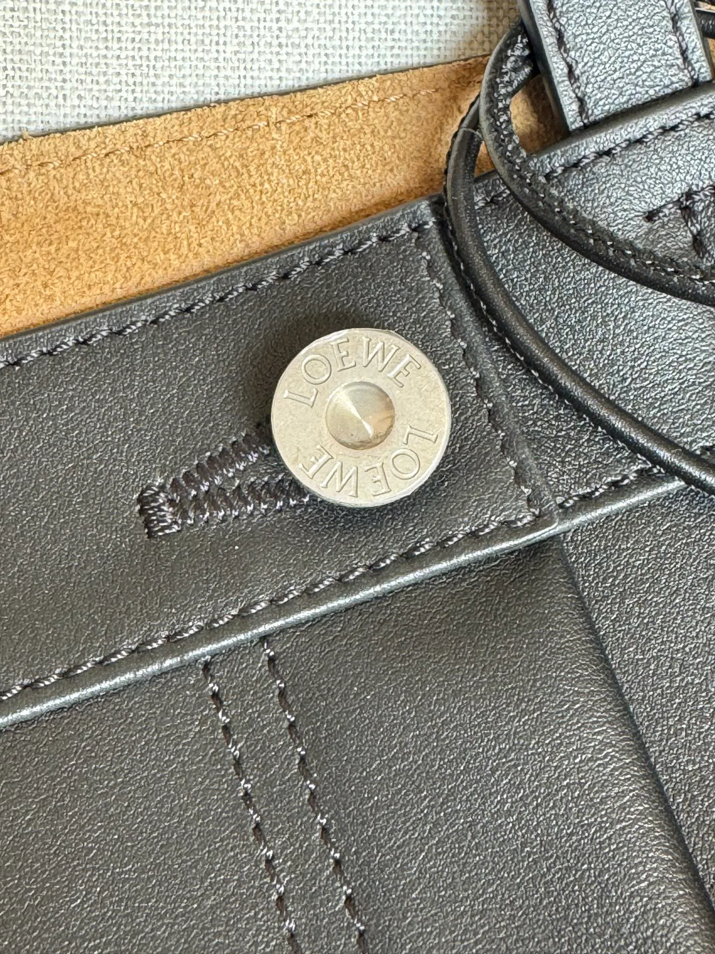 Women's Classic Handbags LOEWE 17937895