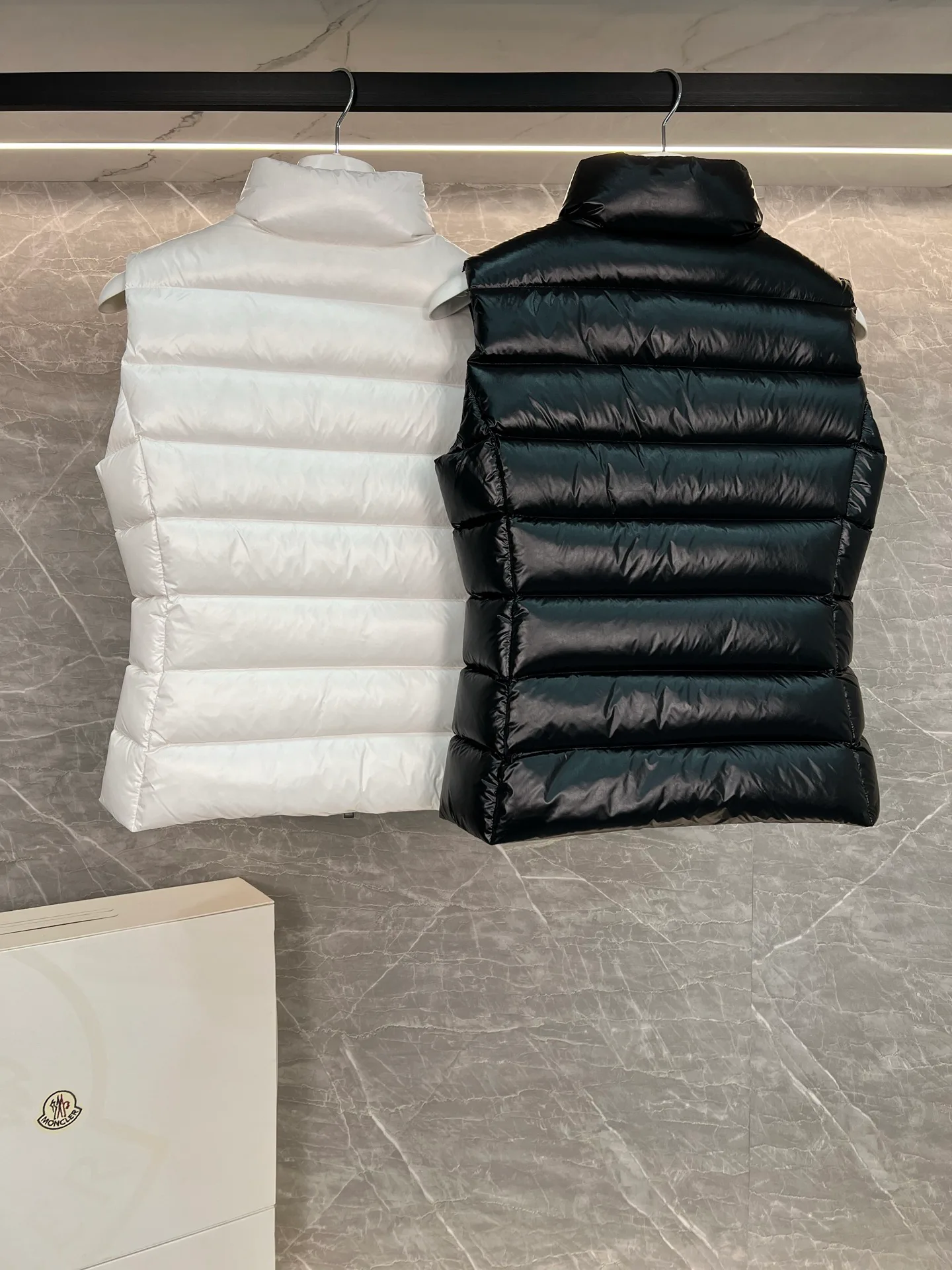 Women's Vests MONCLER 17850093