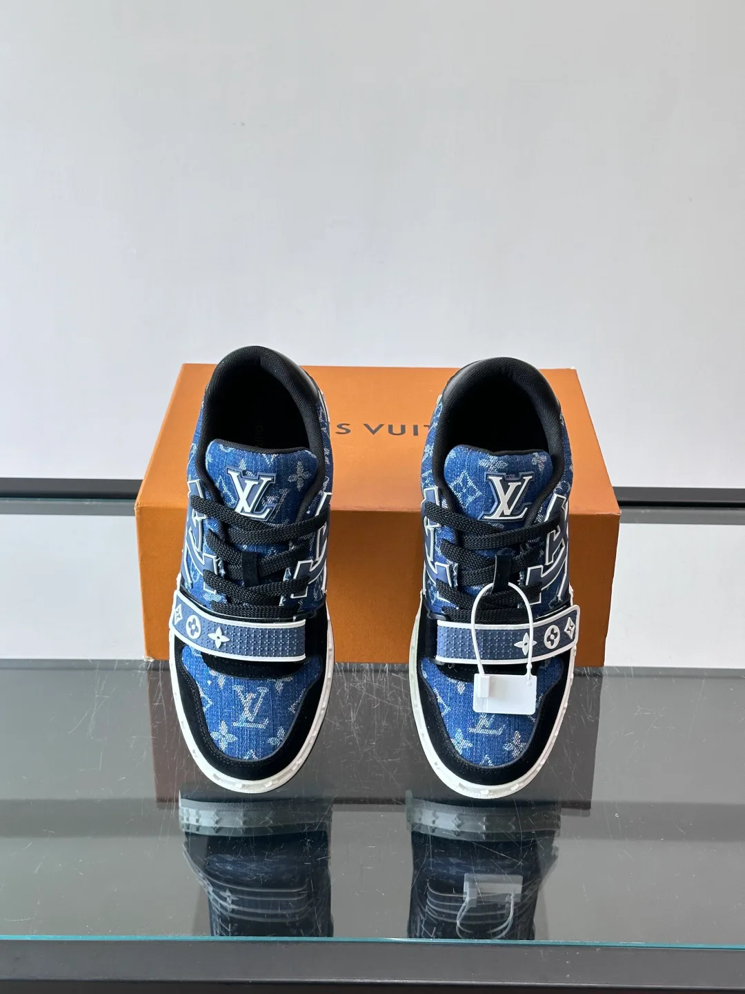 Men's Sneakers LOUIS VUITTON 17439947
