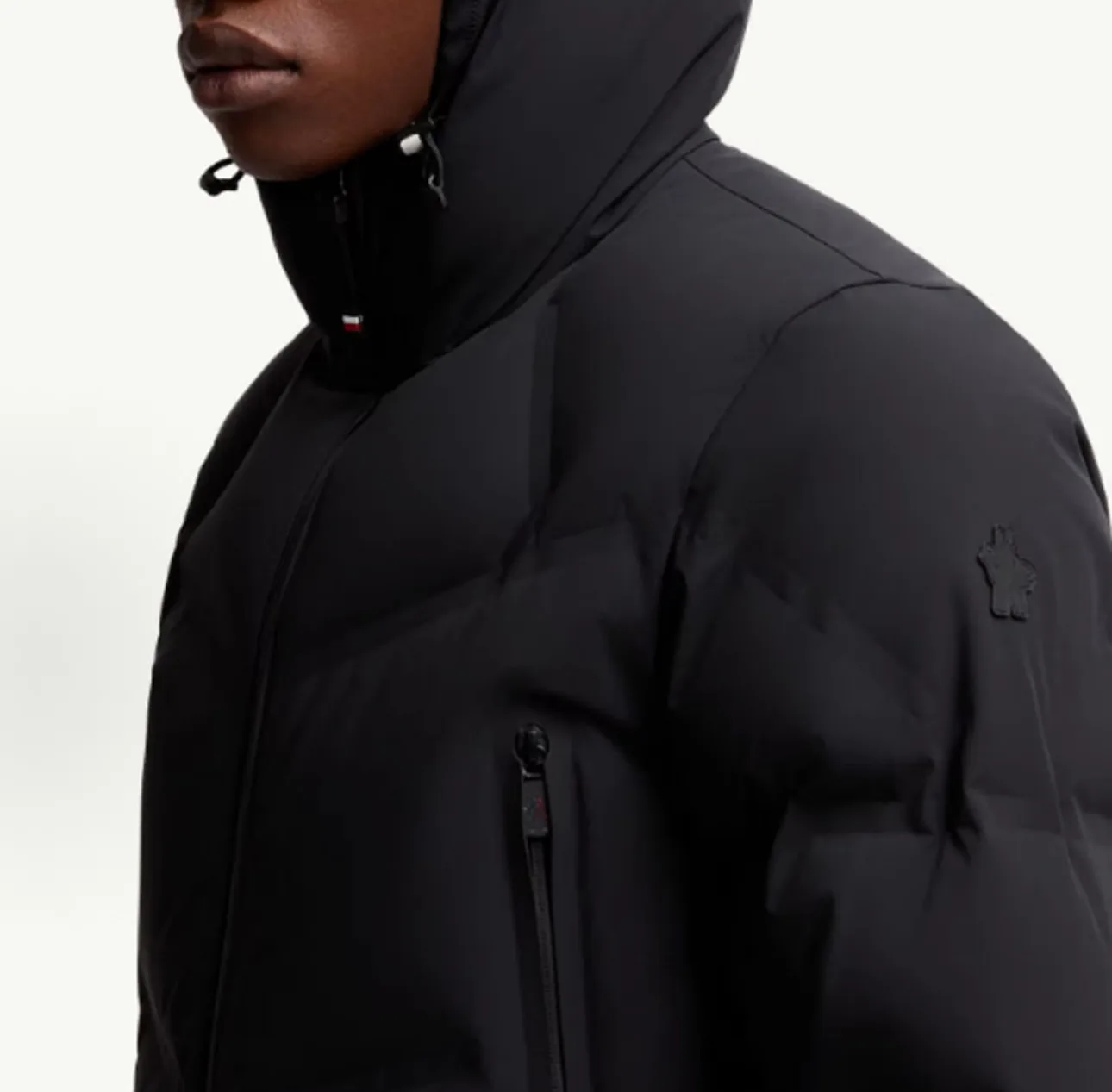 Women's Jackets And Down Jackets MONCLER 18042846