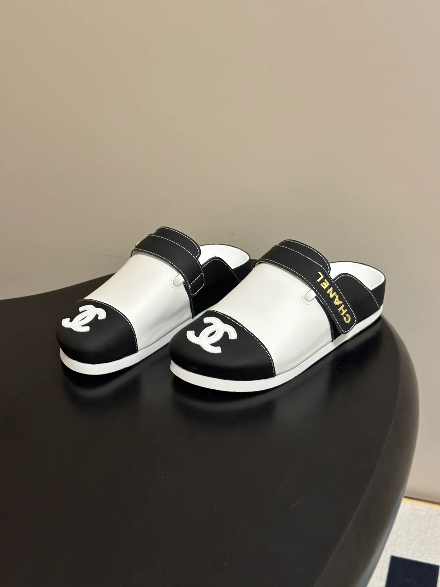 Women's Mules And Clogs CHANEL 17830295