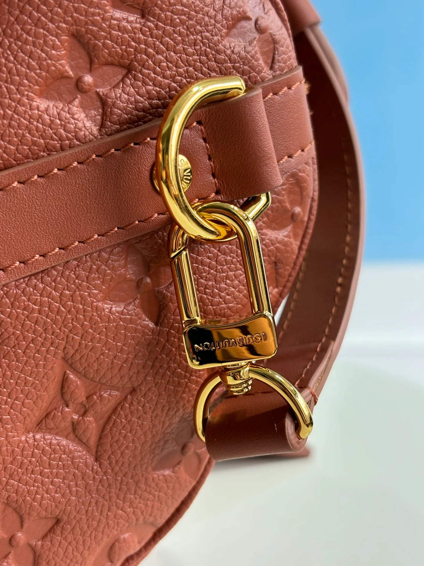 Women's Classic Handbags LOUIS VUITTON 17912345