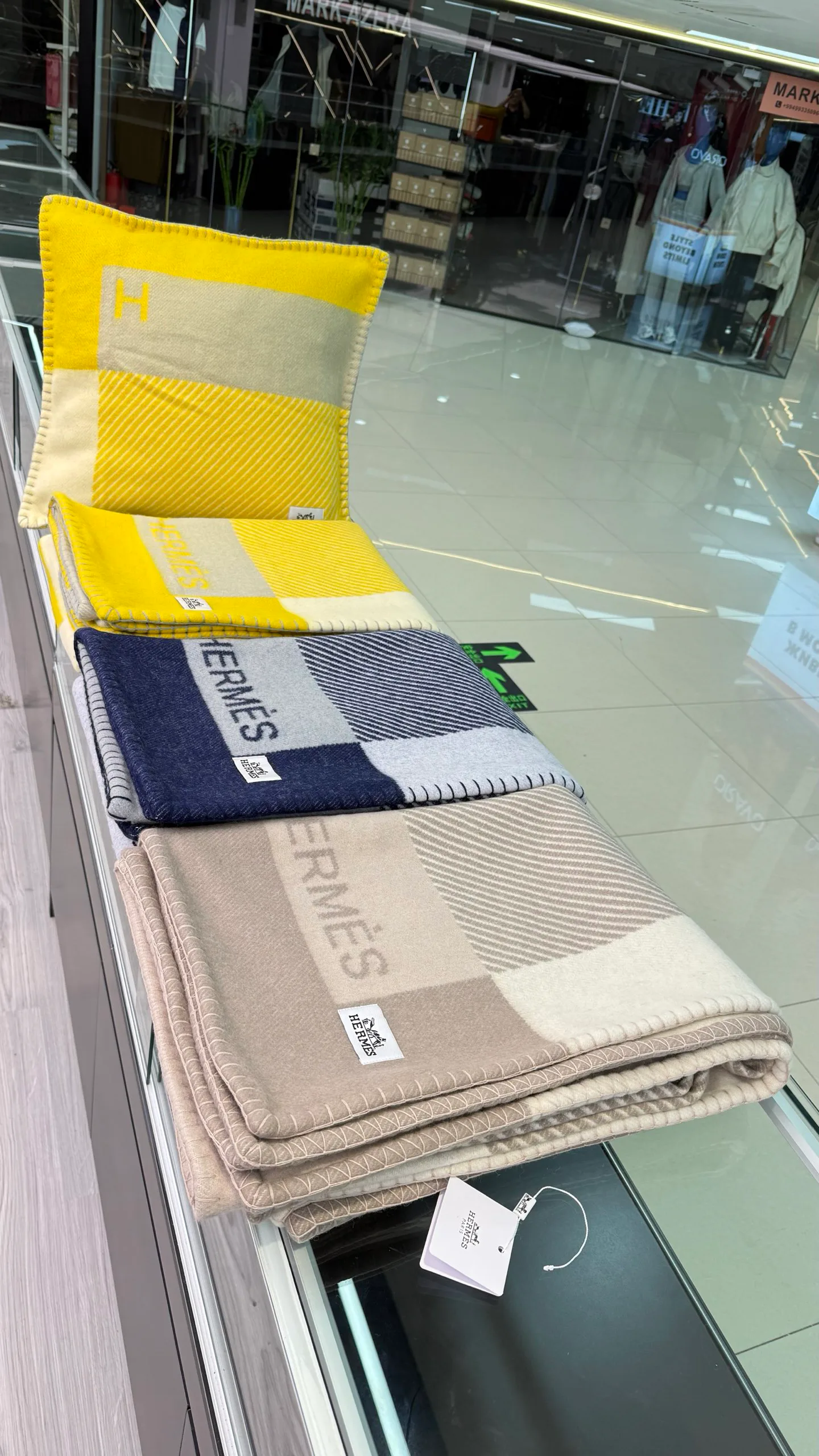 Textiles HERMES 18002653