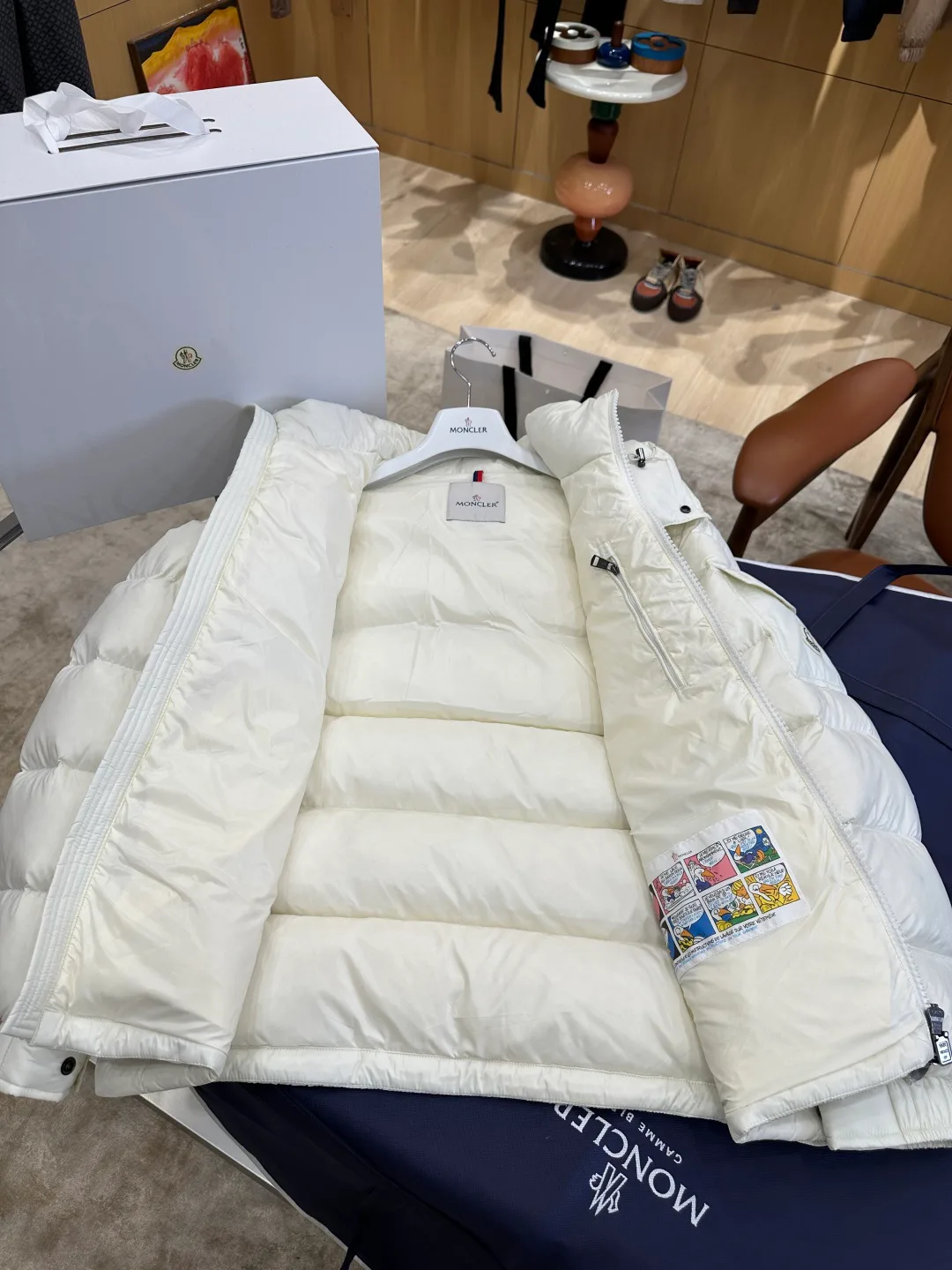 Men's Jackets And Down Jackets MONCLER 18461343