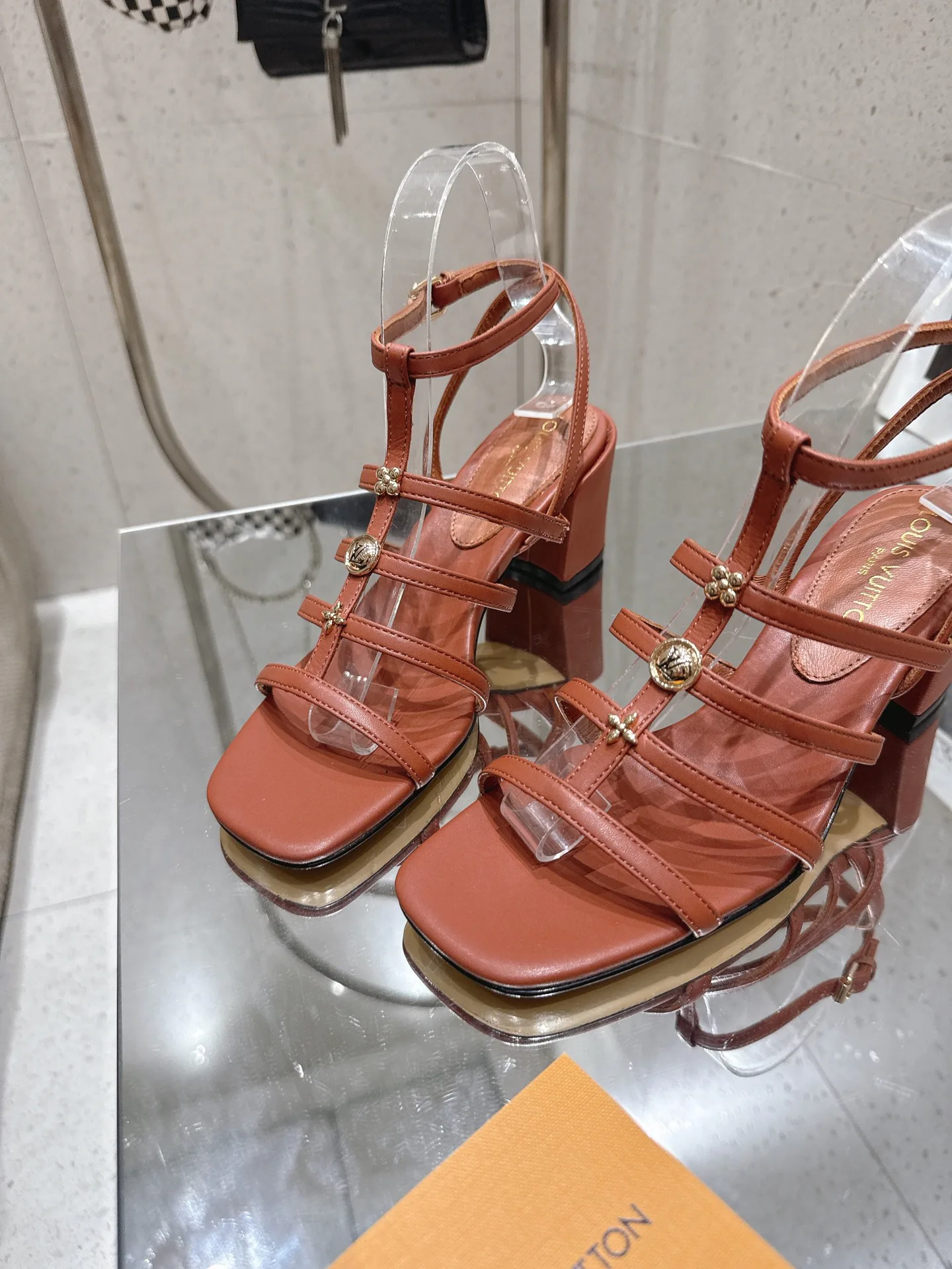 Women's Open-Toe Sandals LOUIS VUITTON 17524784