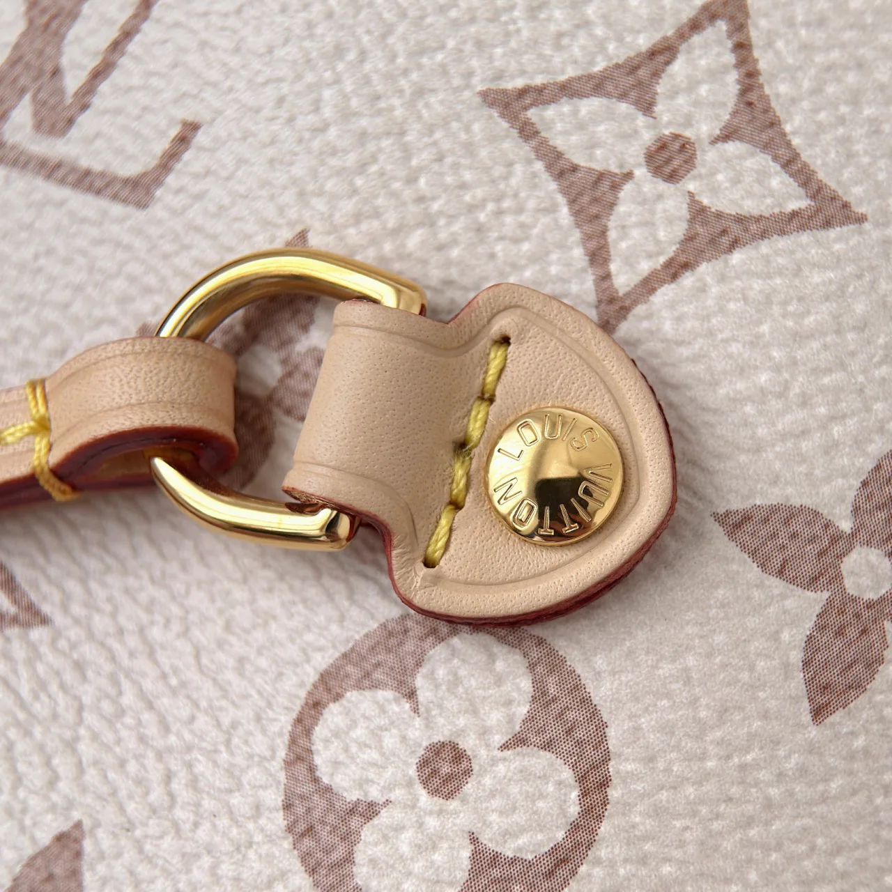 Women's Classic Handbags LOUIS VUITTON 17825444