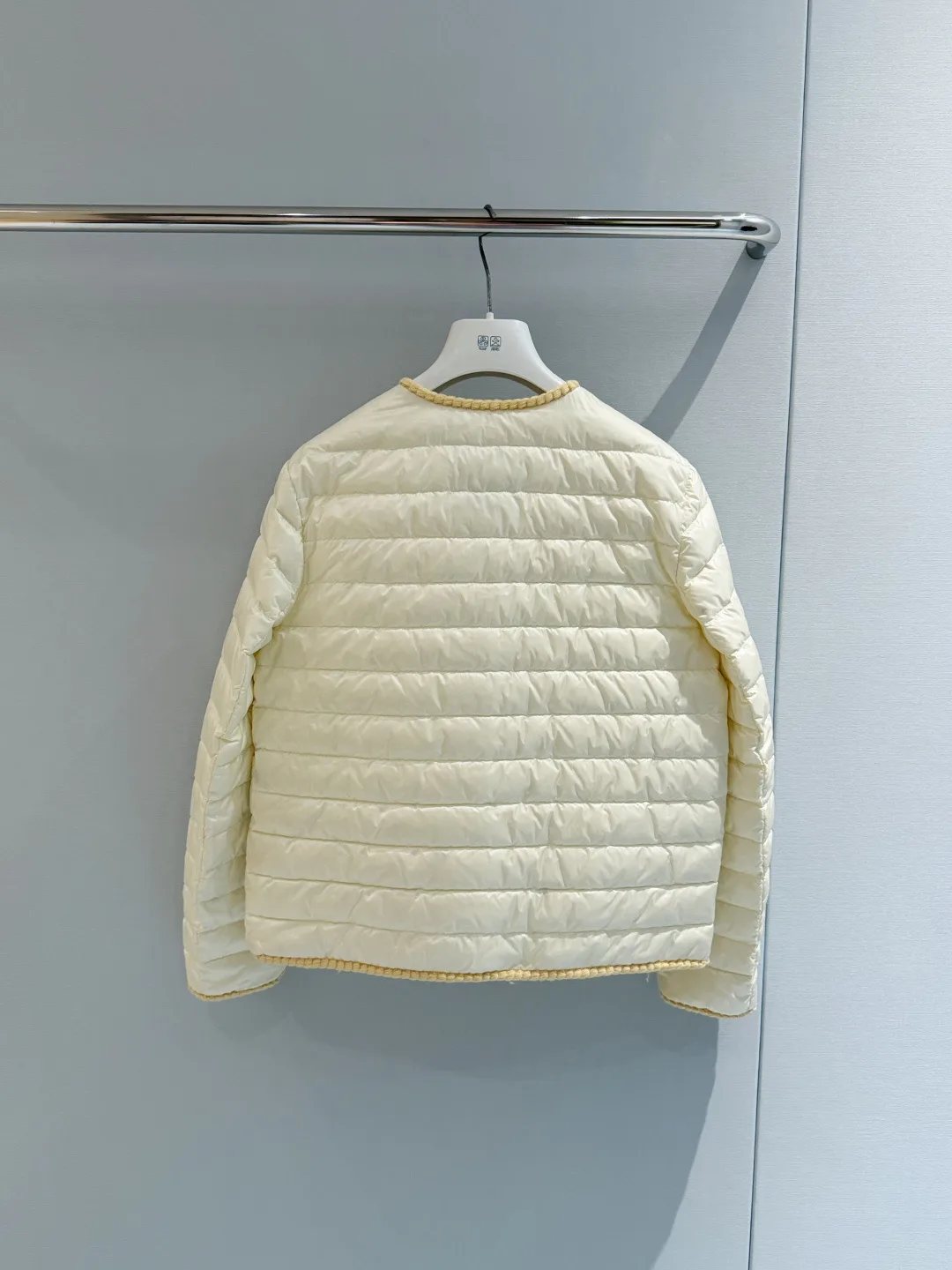 Women's Jackets And Down Jackets MONCLER 18184935