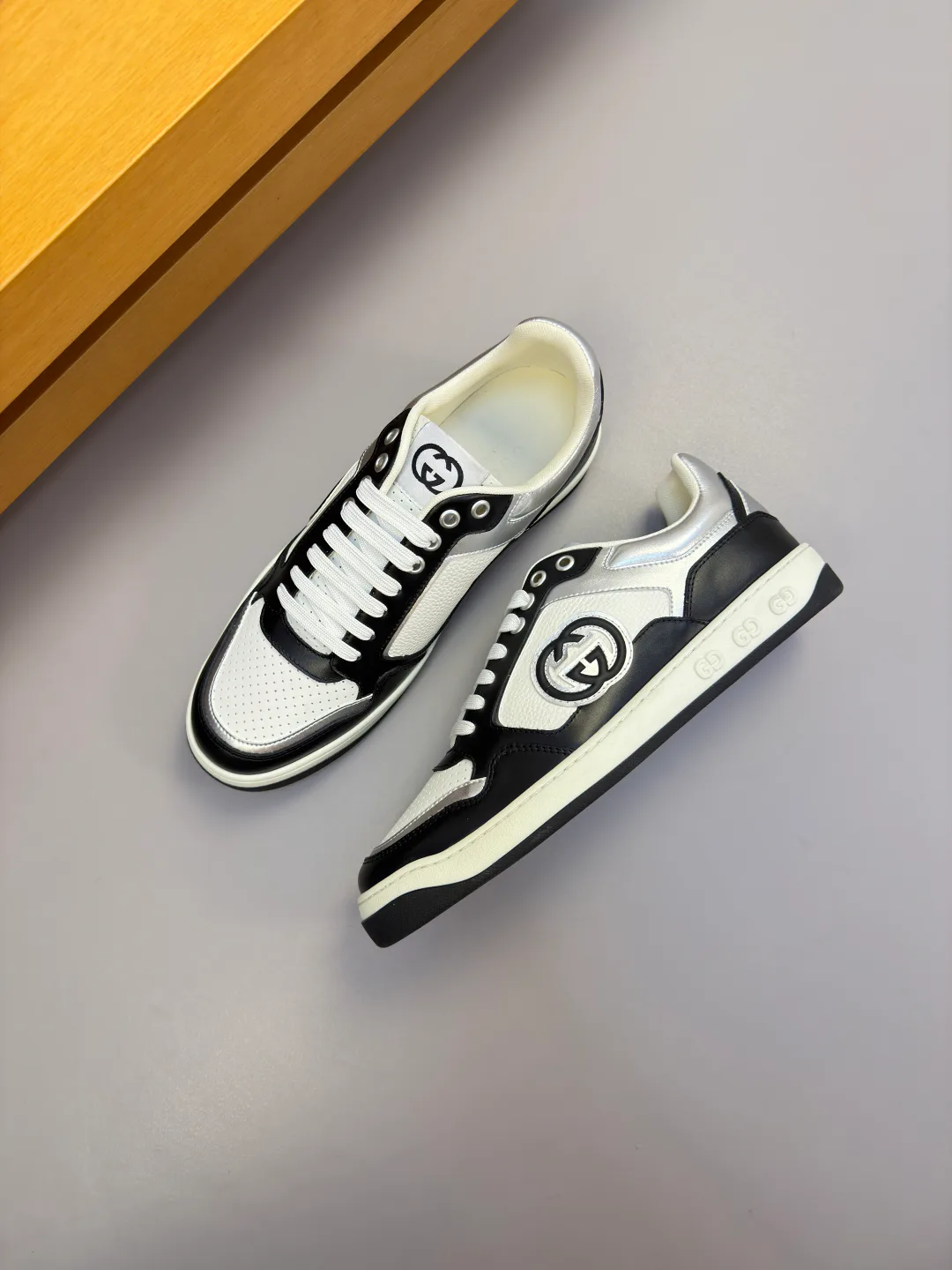 Men's Sneakers GUCCI 18142463