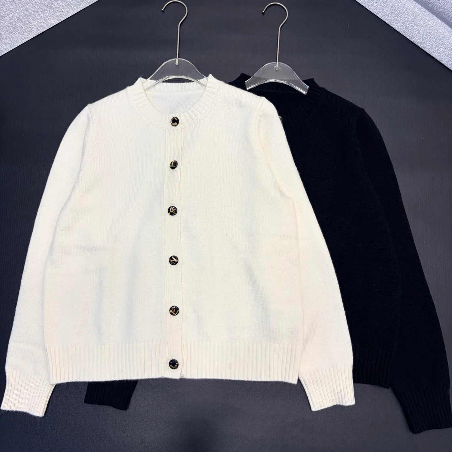 Women's Jumpers And Sweaters CHANEL 17360356