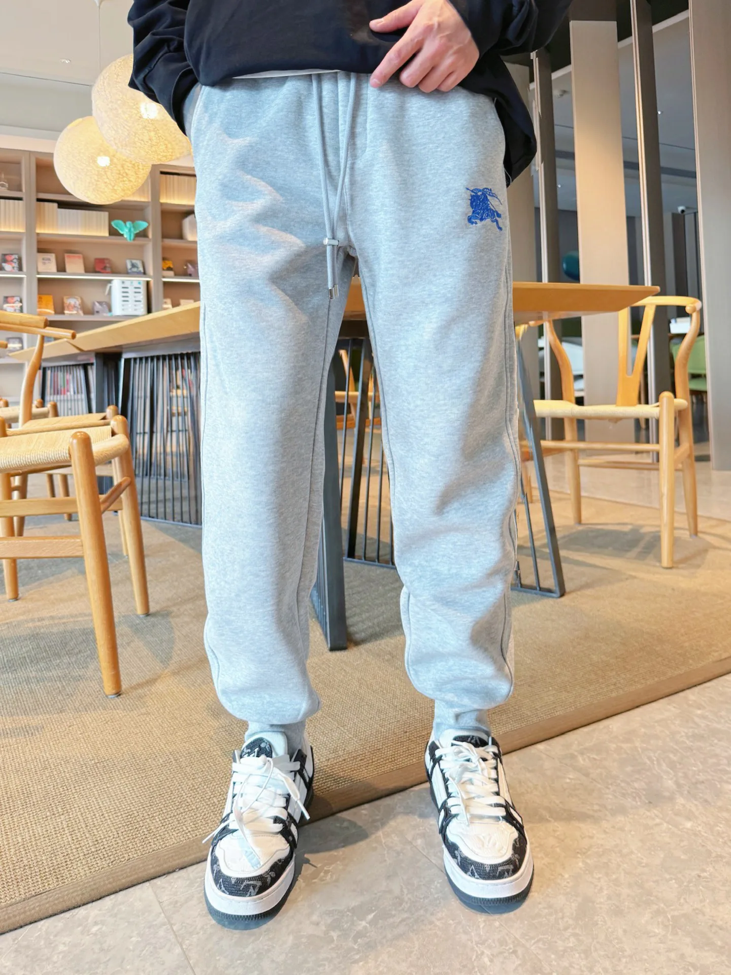 Men's Trousers BURBERRY 18345722
