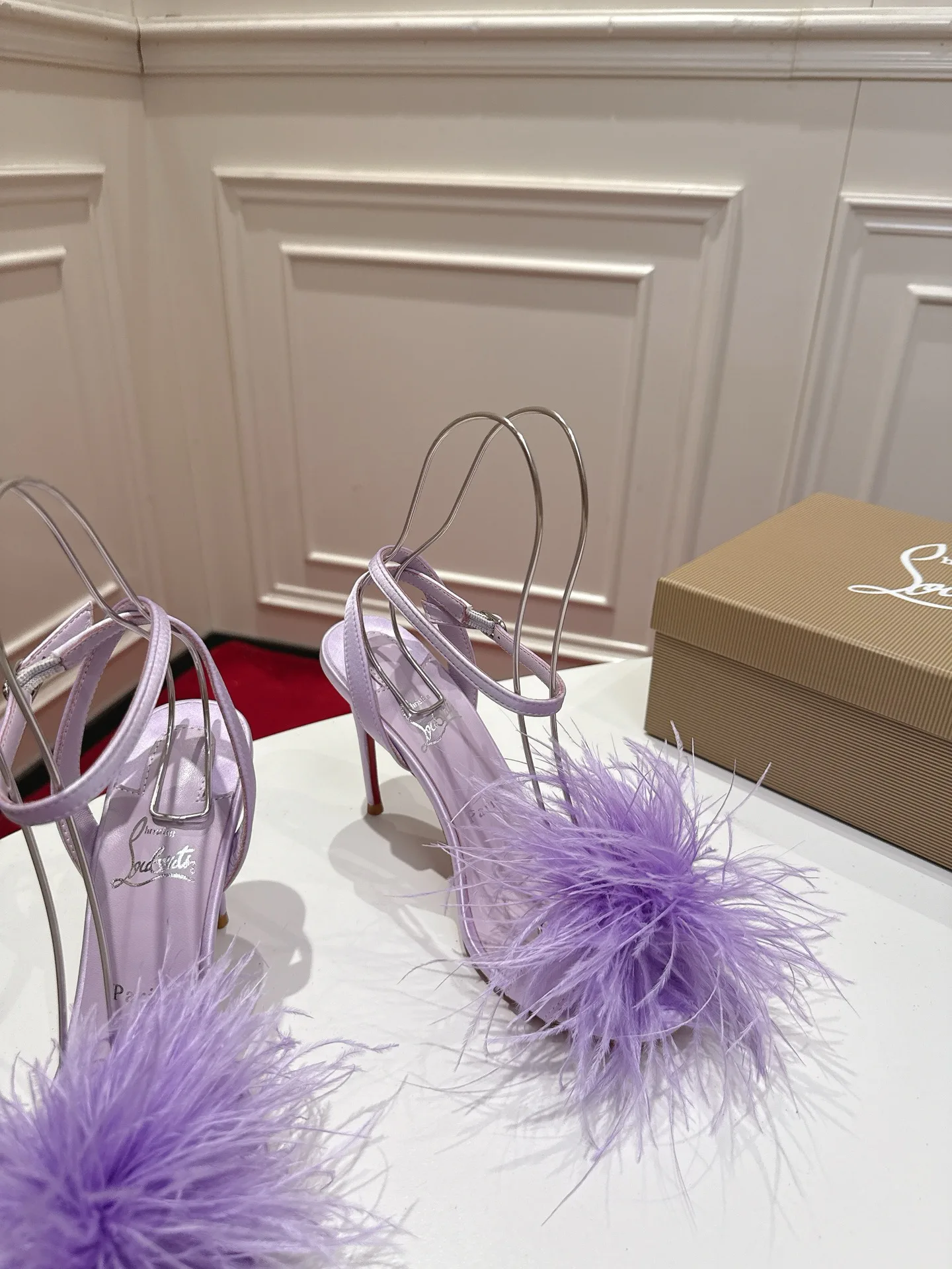 Women's Heels CHRISTIAN LOUBOUTIN 16920367
