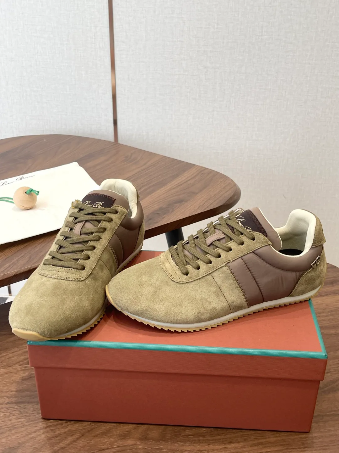 Women's Sneakers LORO PIANA 17364673