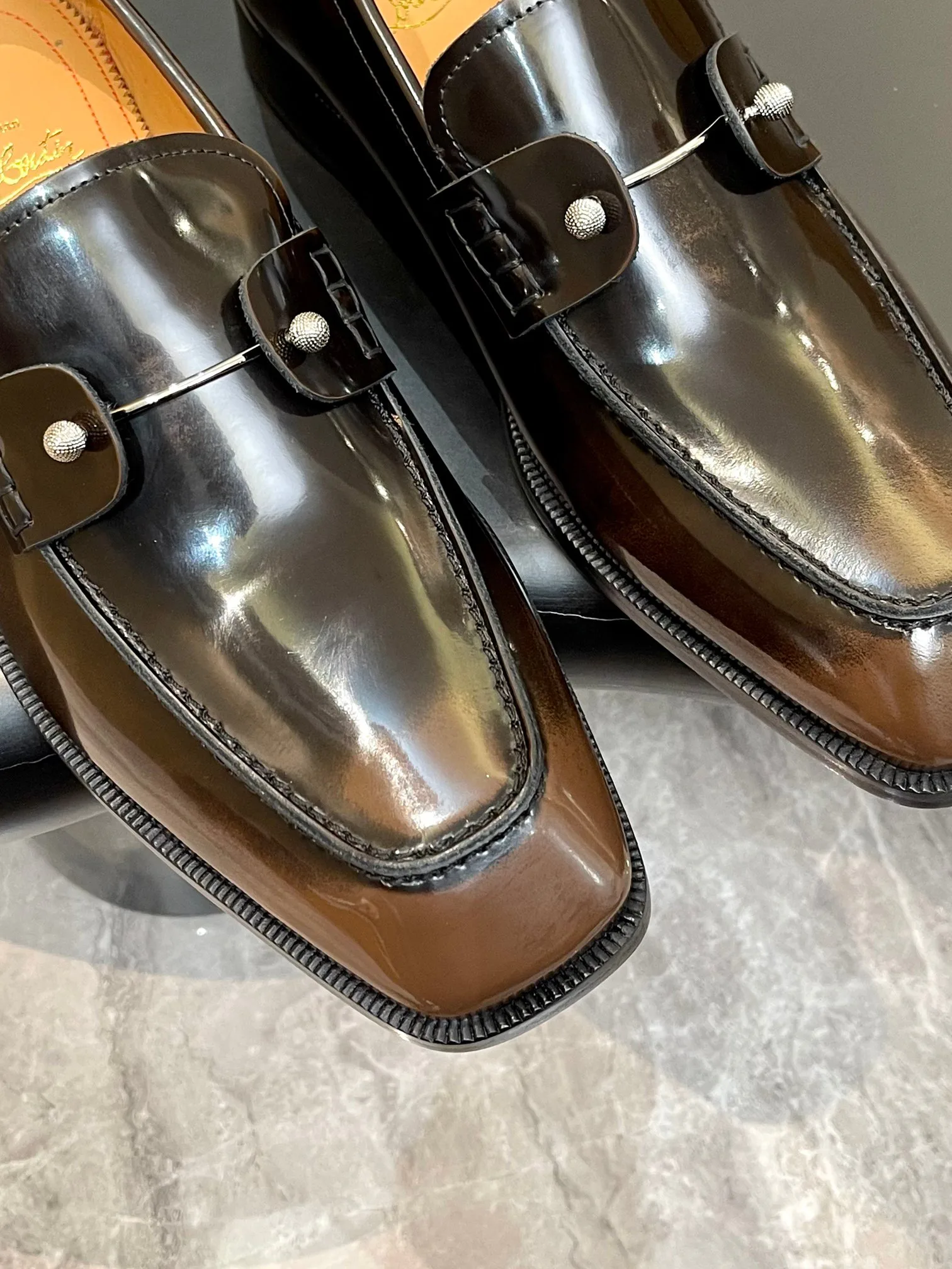 Men's Loafers And Dress Shoes CHRISTIAN LOUBOUTIN 18119128