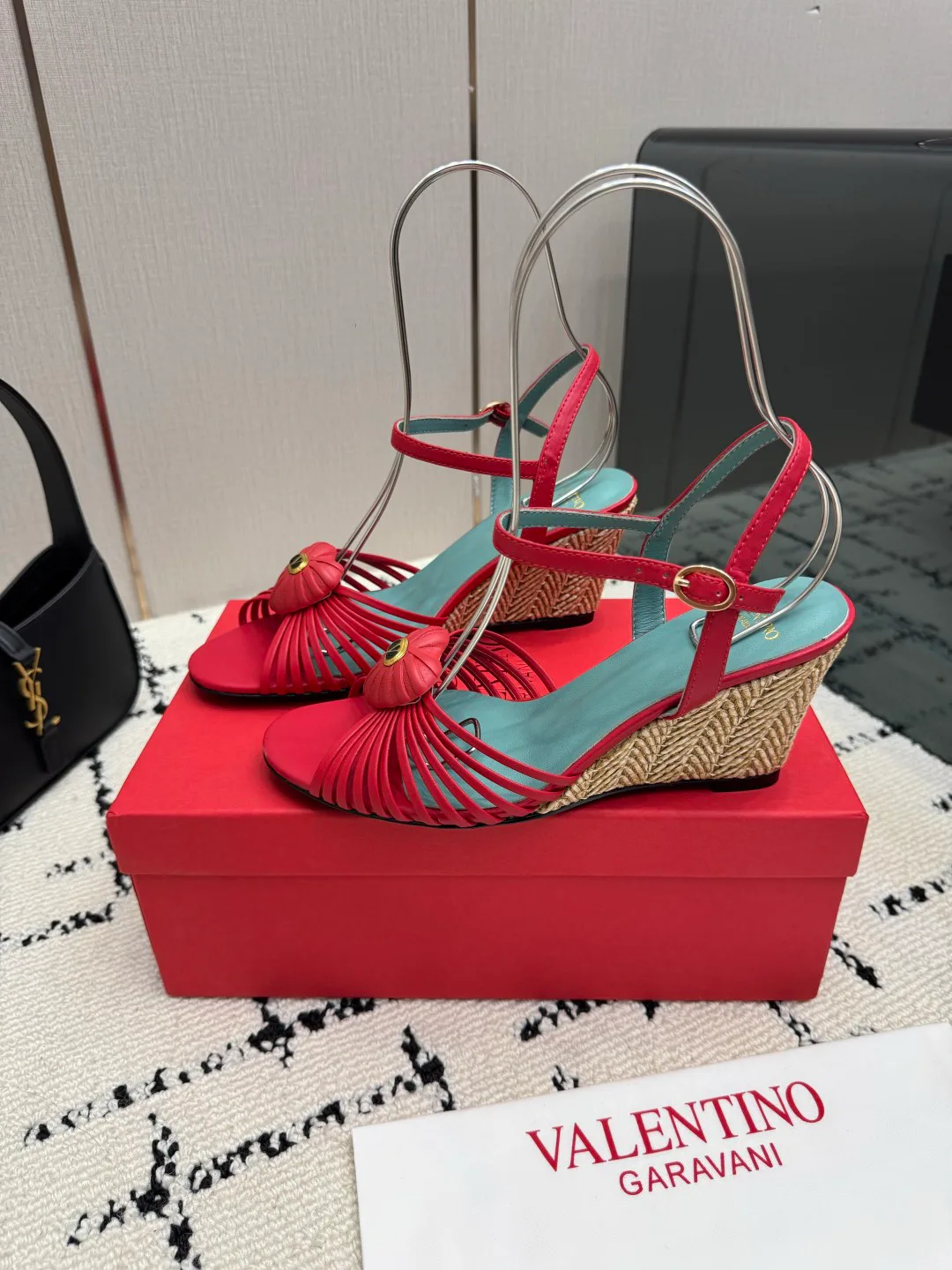 Women's Open-Toe Sandals VALENTINO 18049002