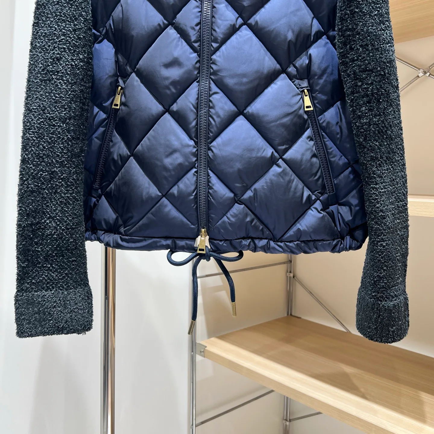 Women's Jackets And Down Jackets MONCLER 18188619