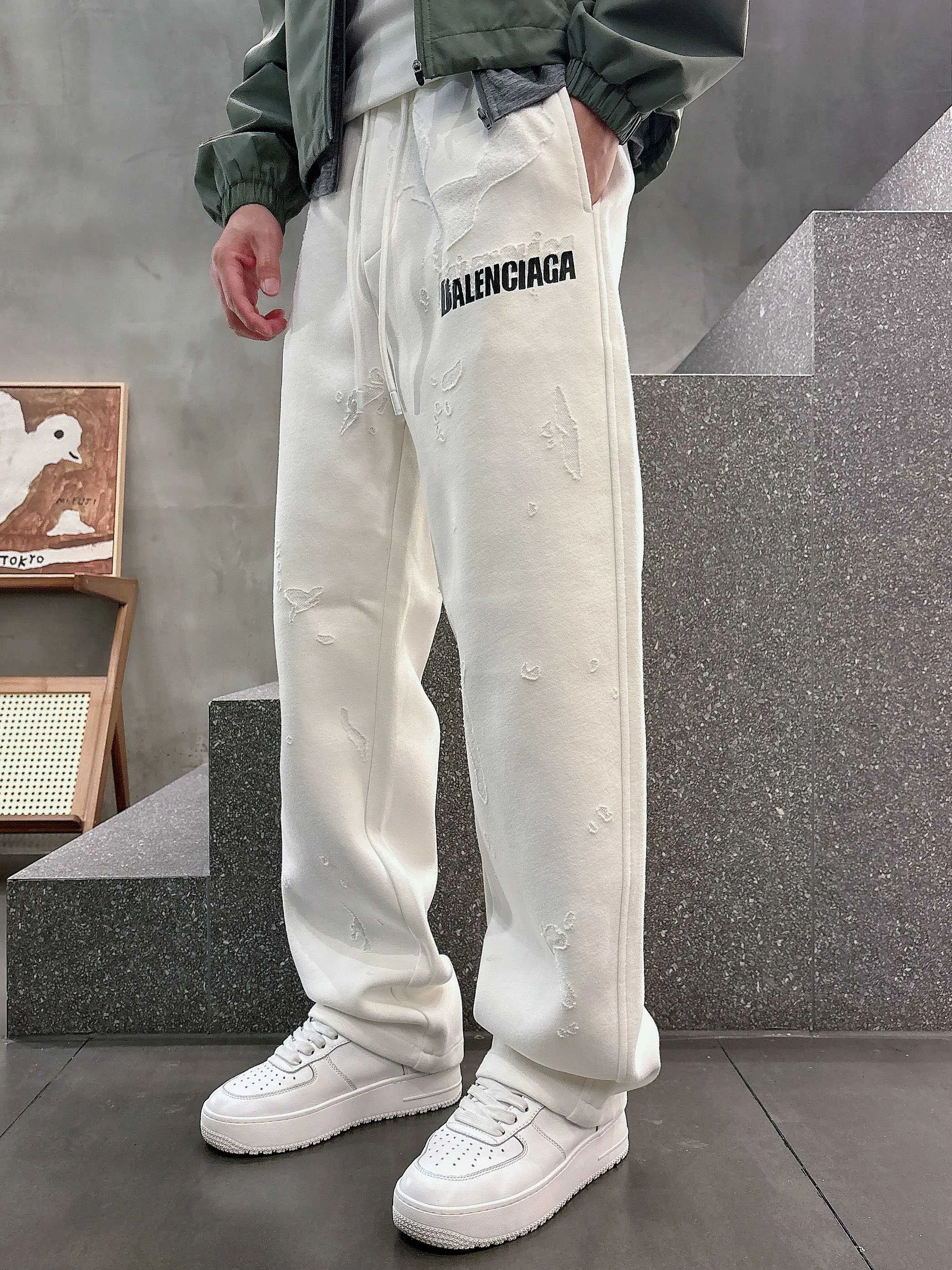Men's Trousers BALENCIAGA 18368712