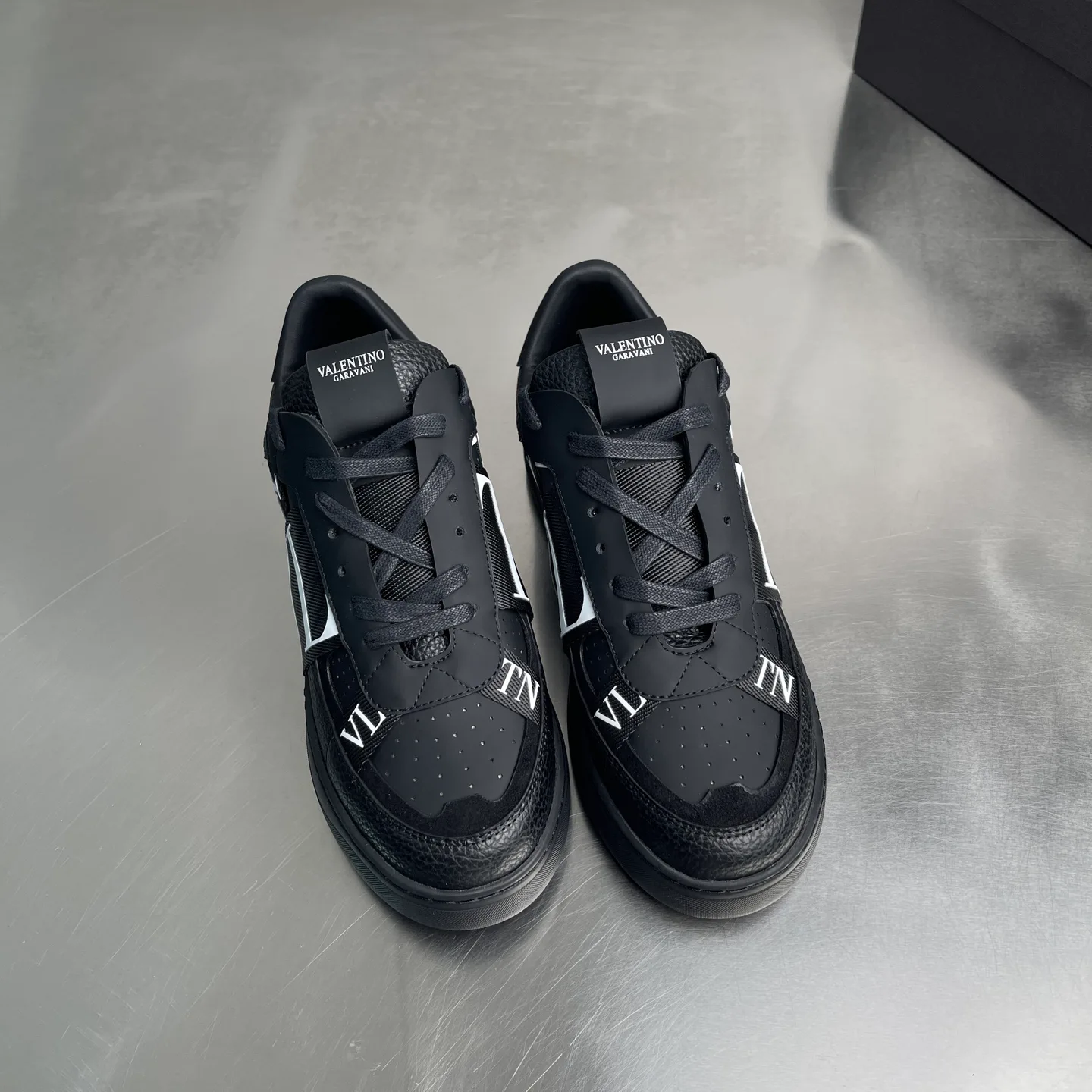 Кроссовки Женские Valentino 18637678