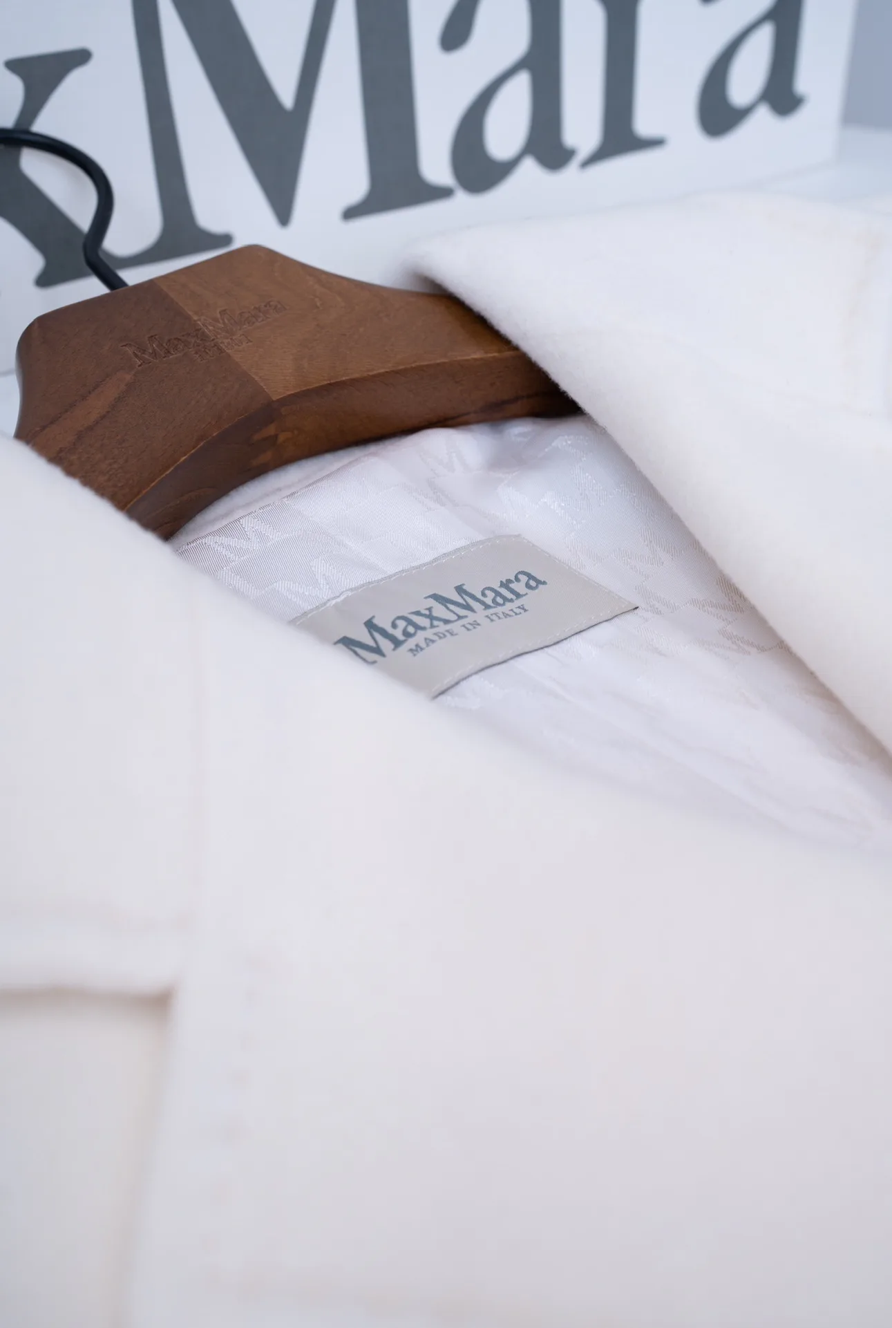 Women's Coats LOUIS VUITTON 18510388