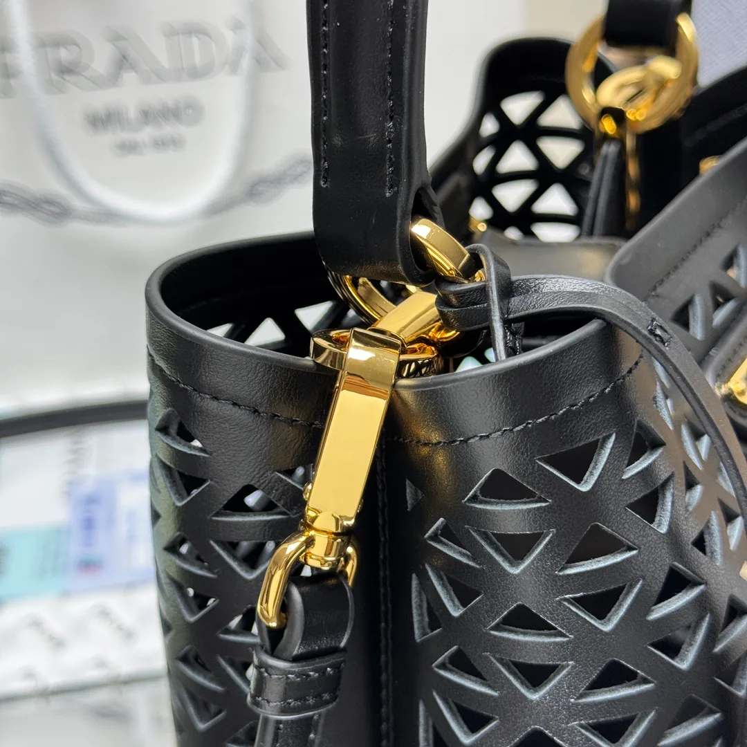 Women's Classic Handbags PRADA 18323058