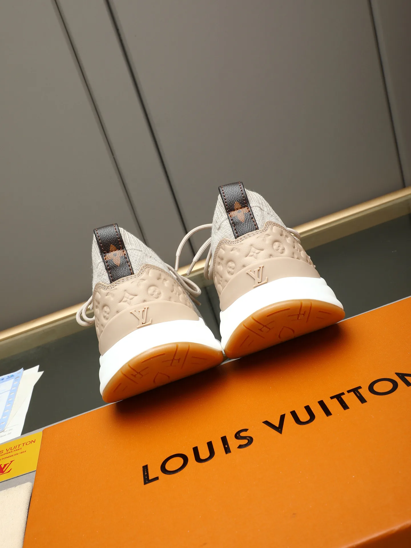 Women's Sneakers LOUIS VUITTON 17947267