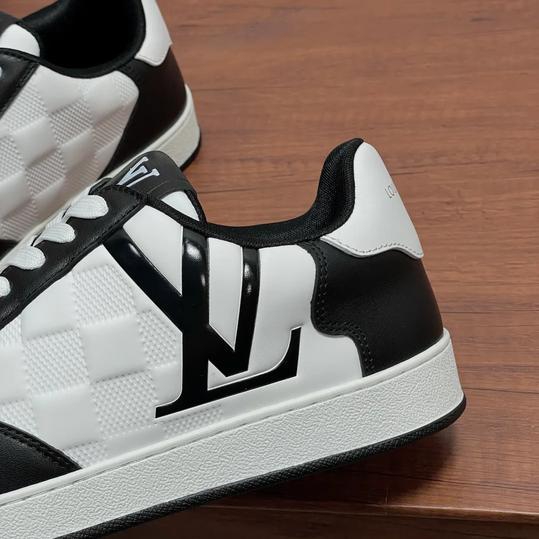 Men's Sneakers LOUIS VUITTON 18197827