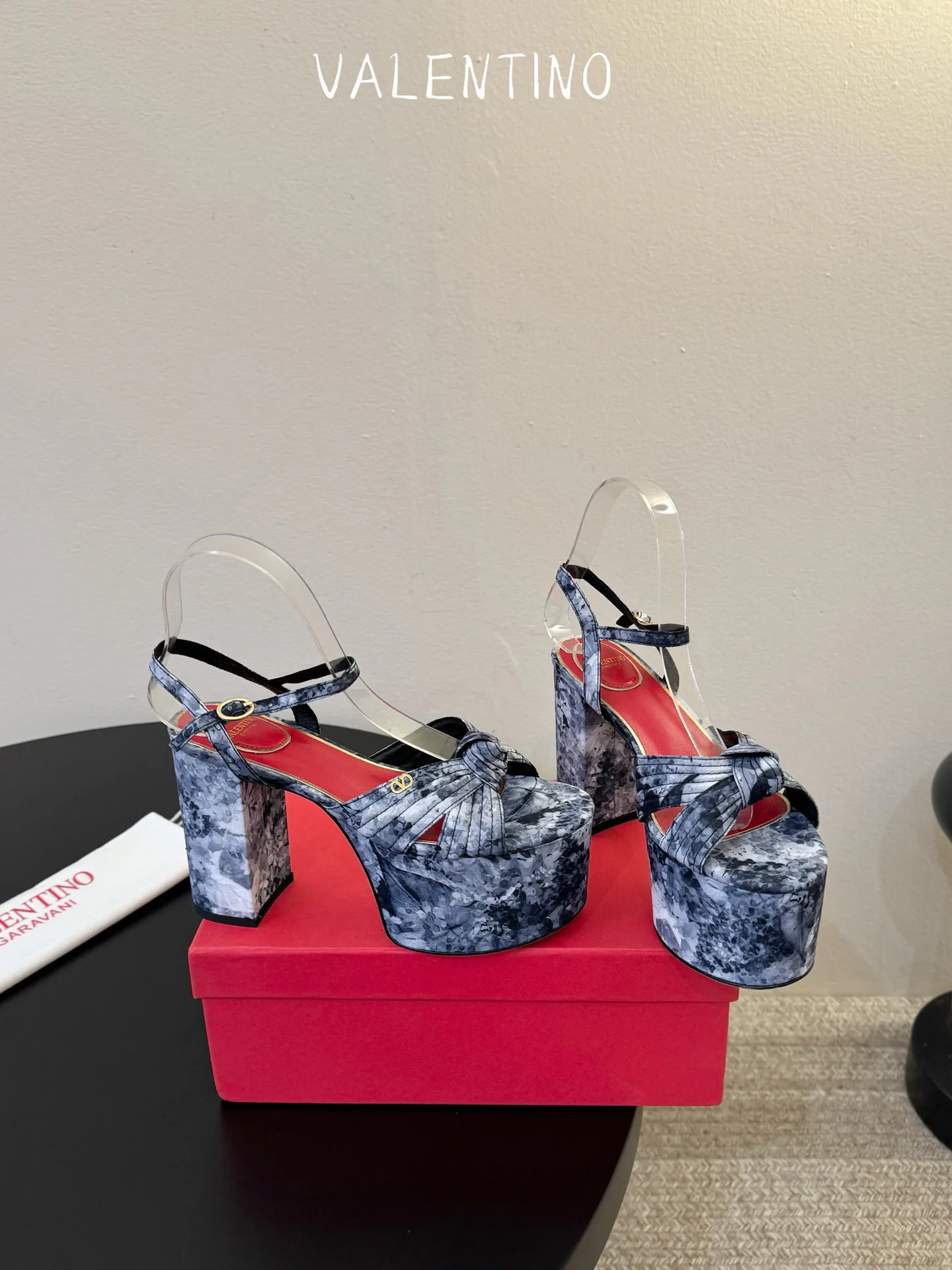Women's Open-Toe Sandals VALENTINO 17396961