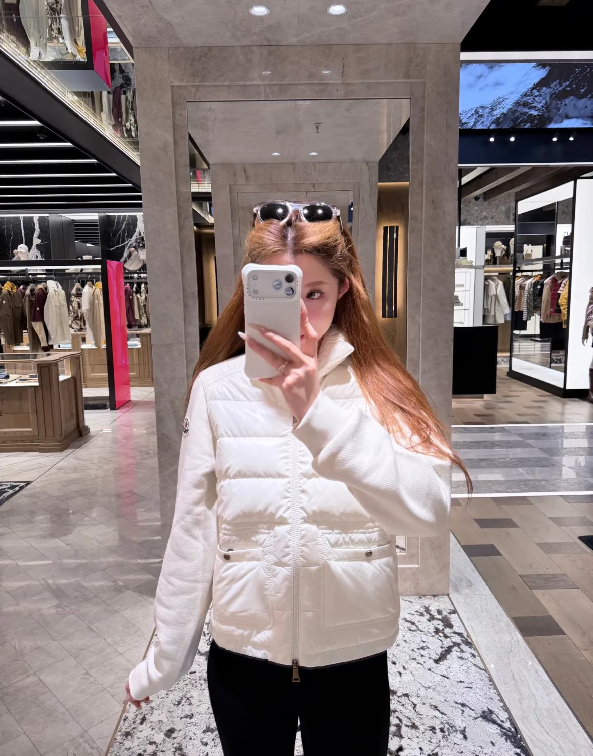 Women's Jackets And Down Jackets MONCLER 18044812