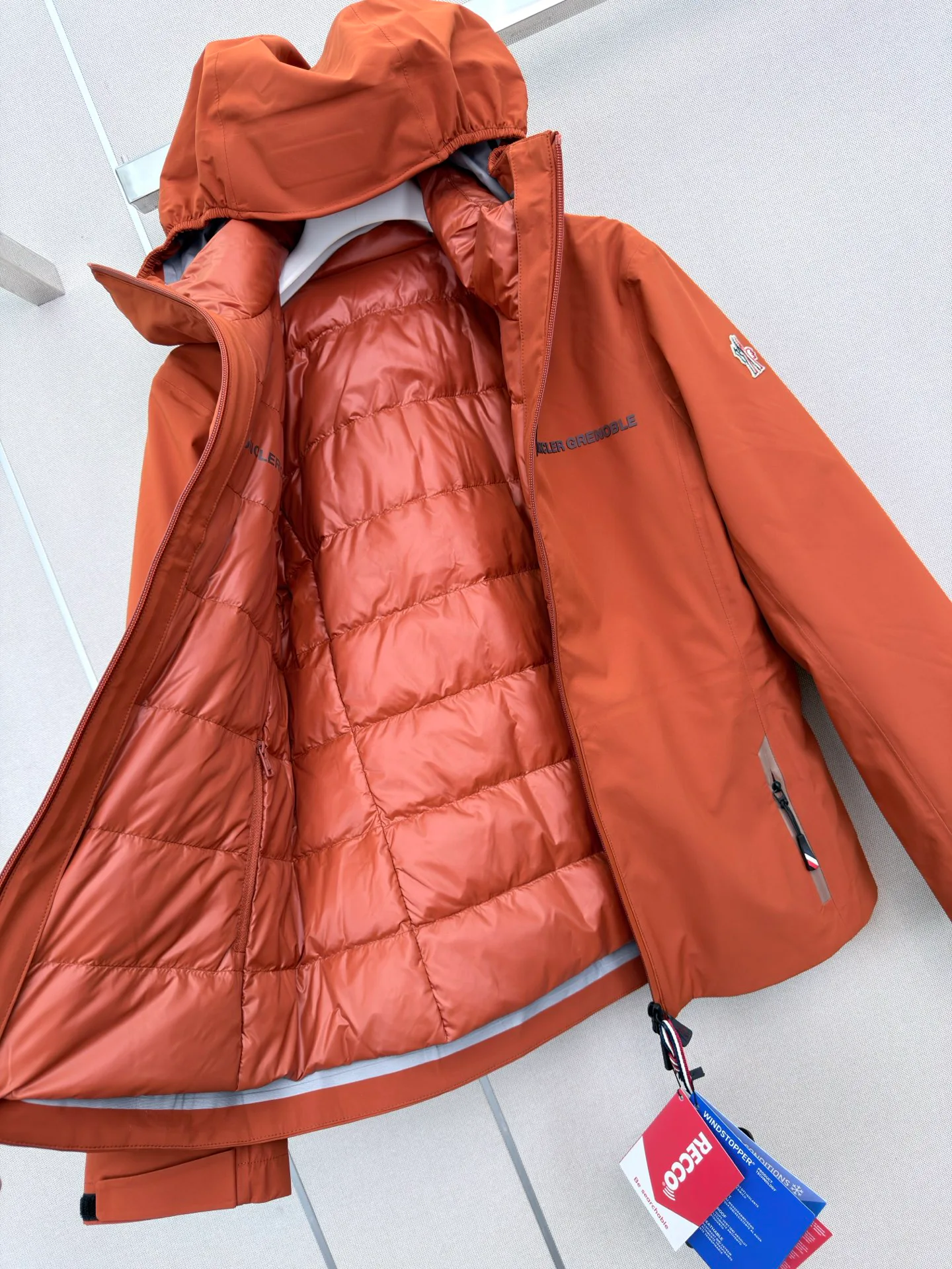 Women's Jackets And Down Jackets MONCLER 18501659