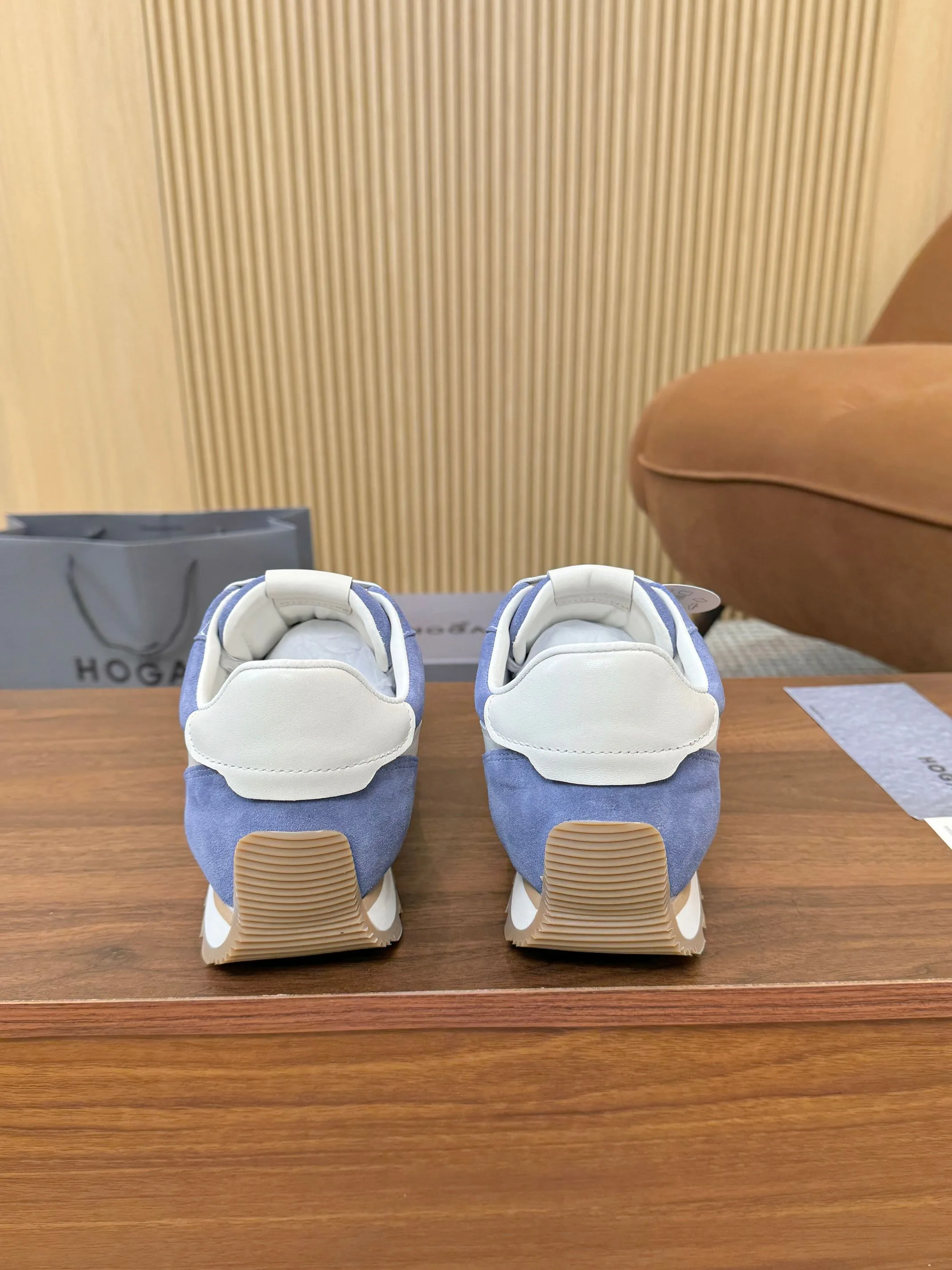 Women's Sneakers HOGAN 17827634