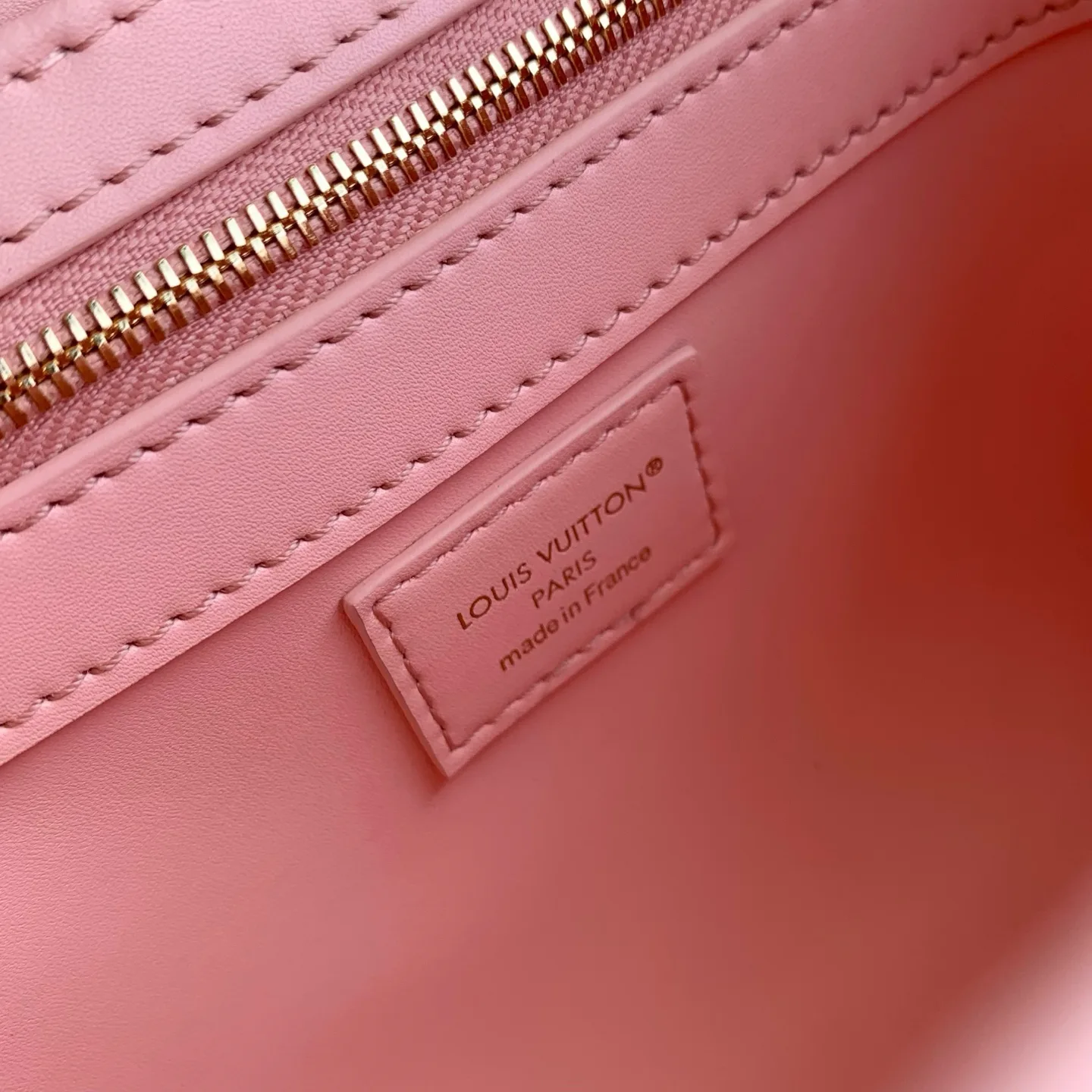 Women's Classic Handbags LOUIS VUITTON 18147578