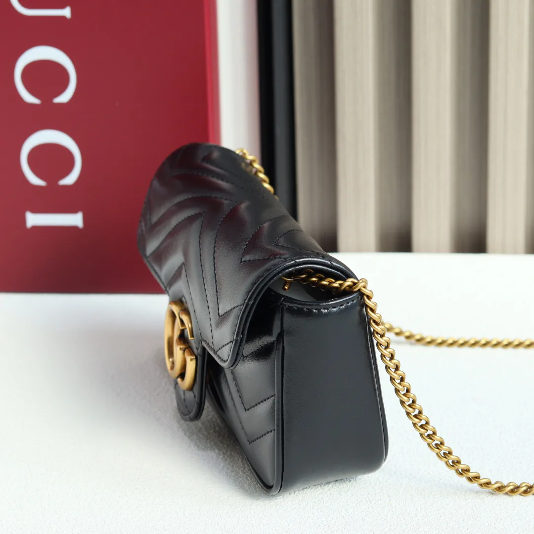 Women's Classic Handbags GUCCI 17947908