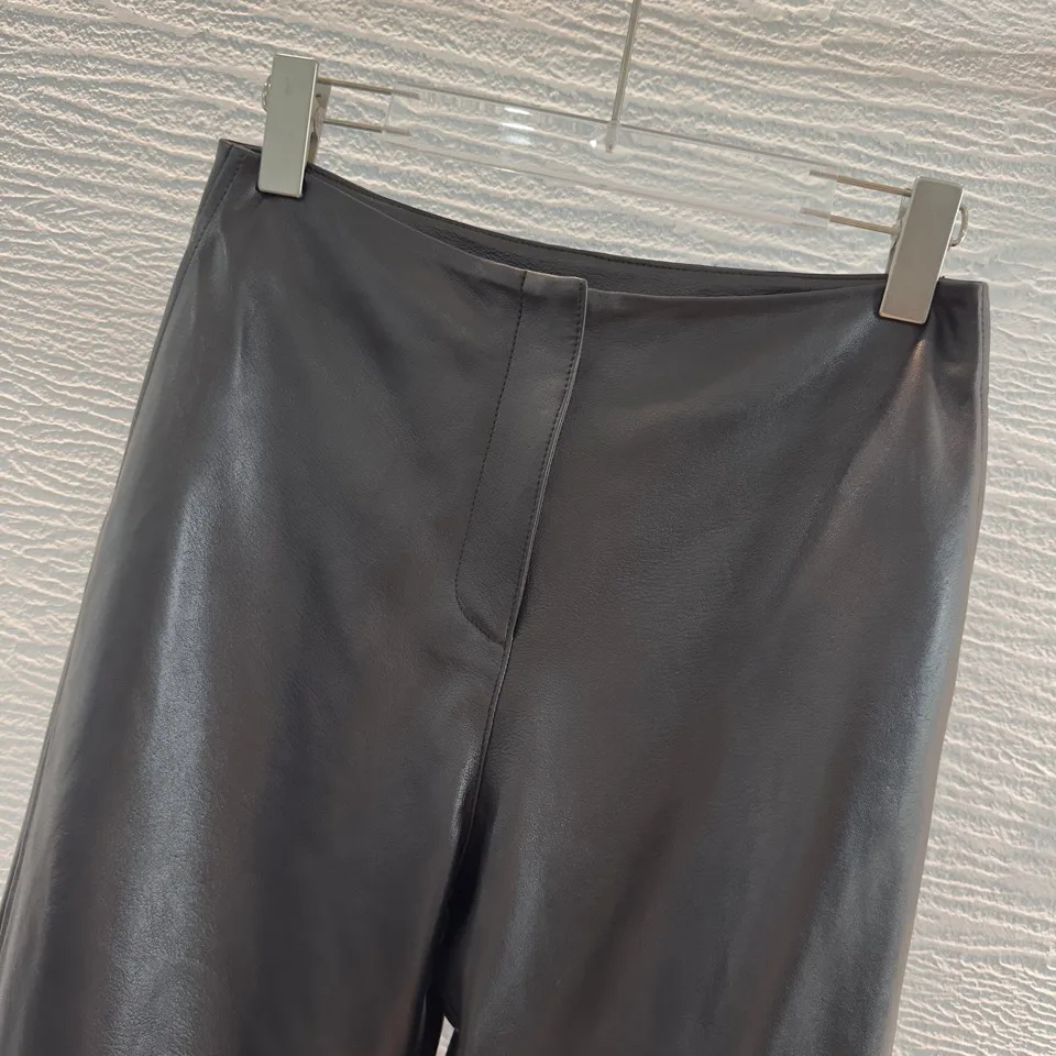 Women's Trousers CHANEL 18172563