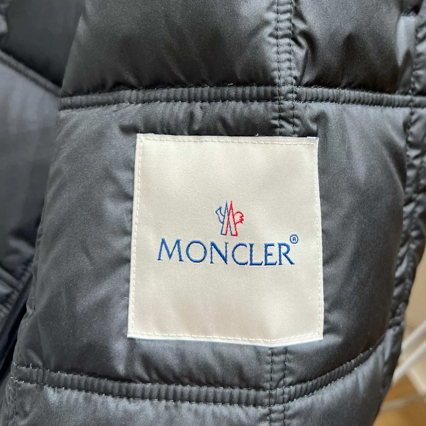 Women's Jackets And Down Jackets MONCLER 18036513