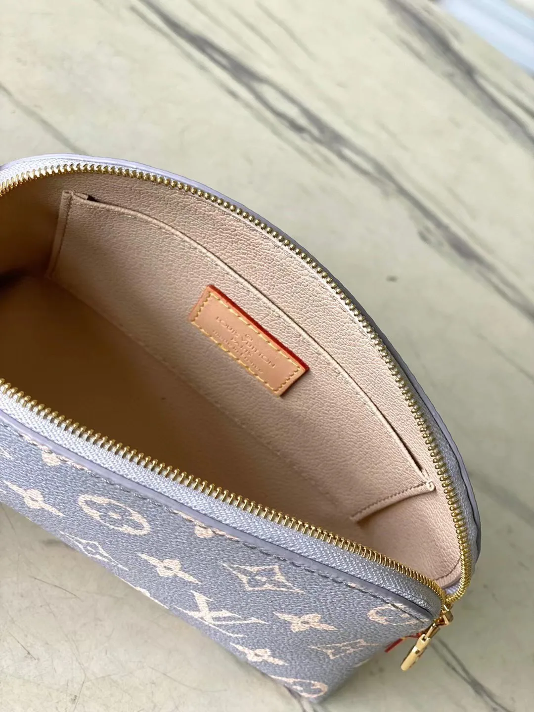 Women's Clutches LOUIS VUITTON 18227603