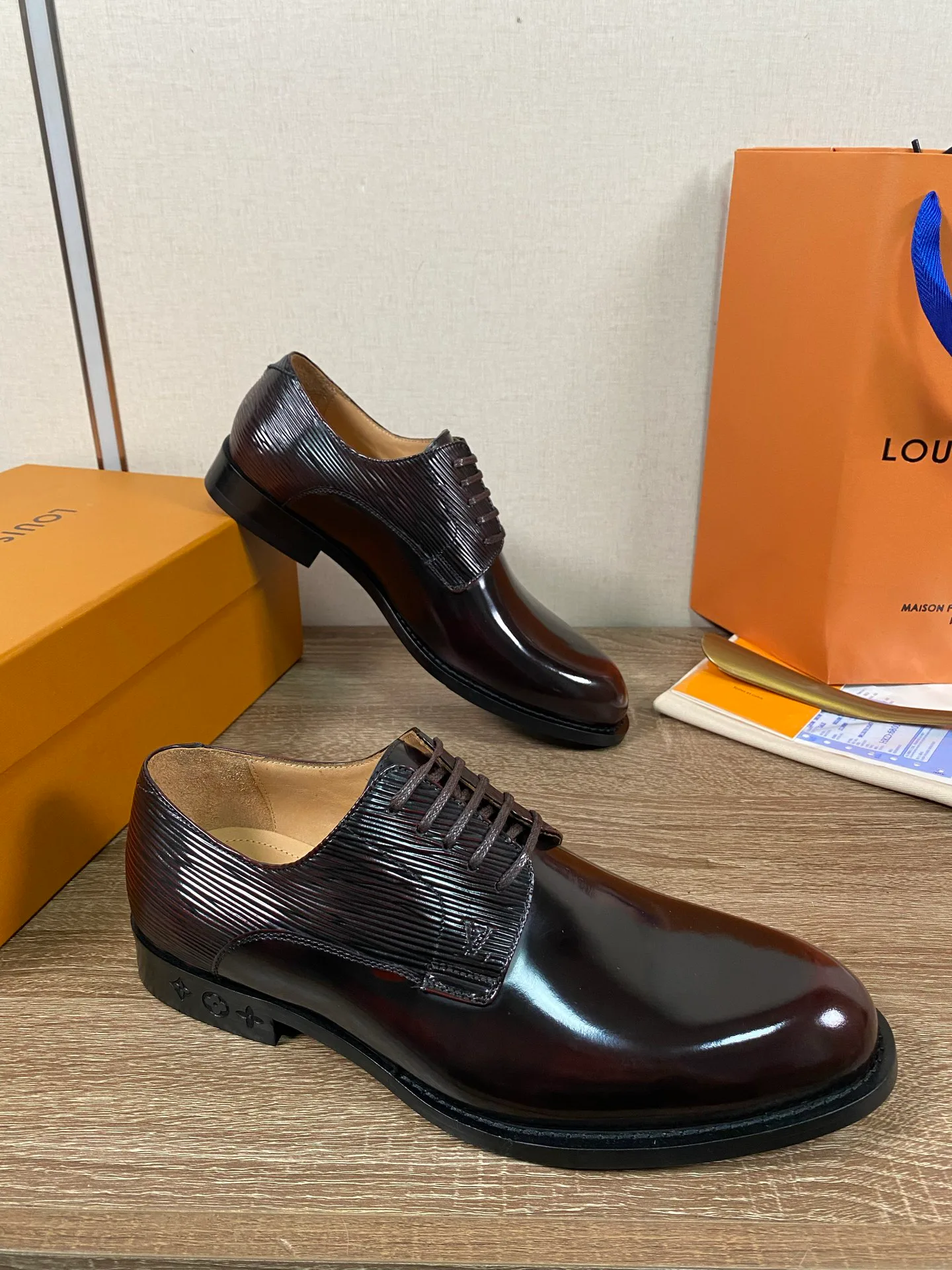 Men's Loafers And Dress Shoes LOUIS VUITTON 18078682