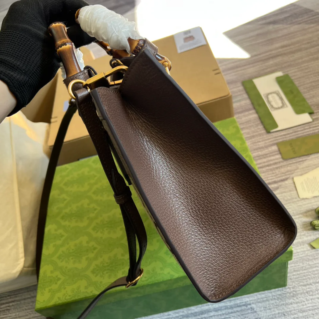 Women's Classic Handbags GUCCI 17949132
