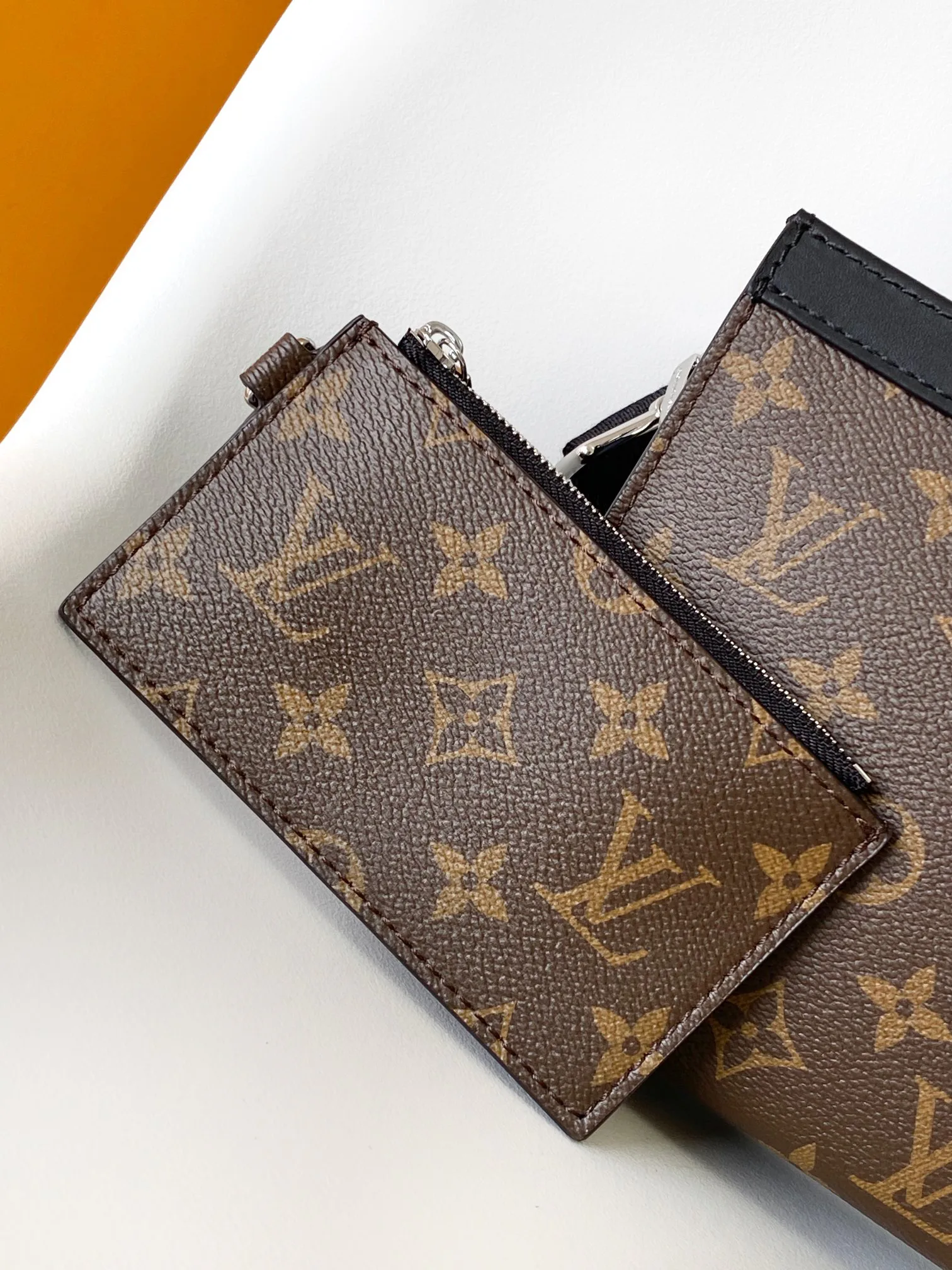 Women's Shoulder Bags LOUIS VUITTON 17904111