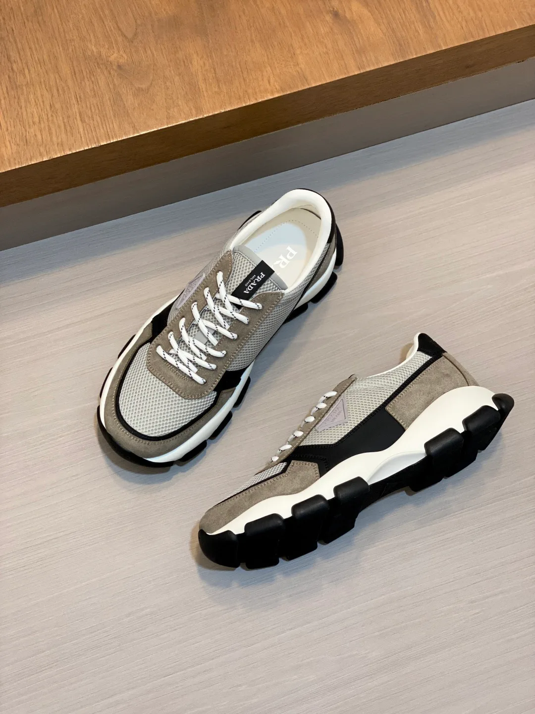 Men's Sneakers PRADA 18055224