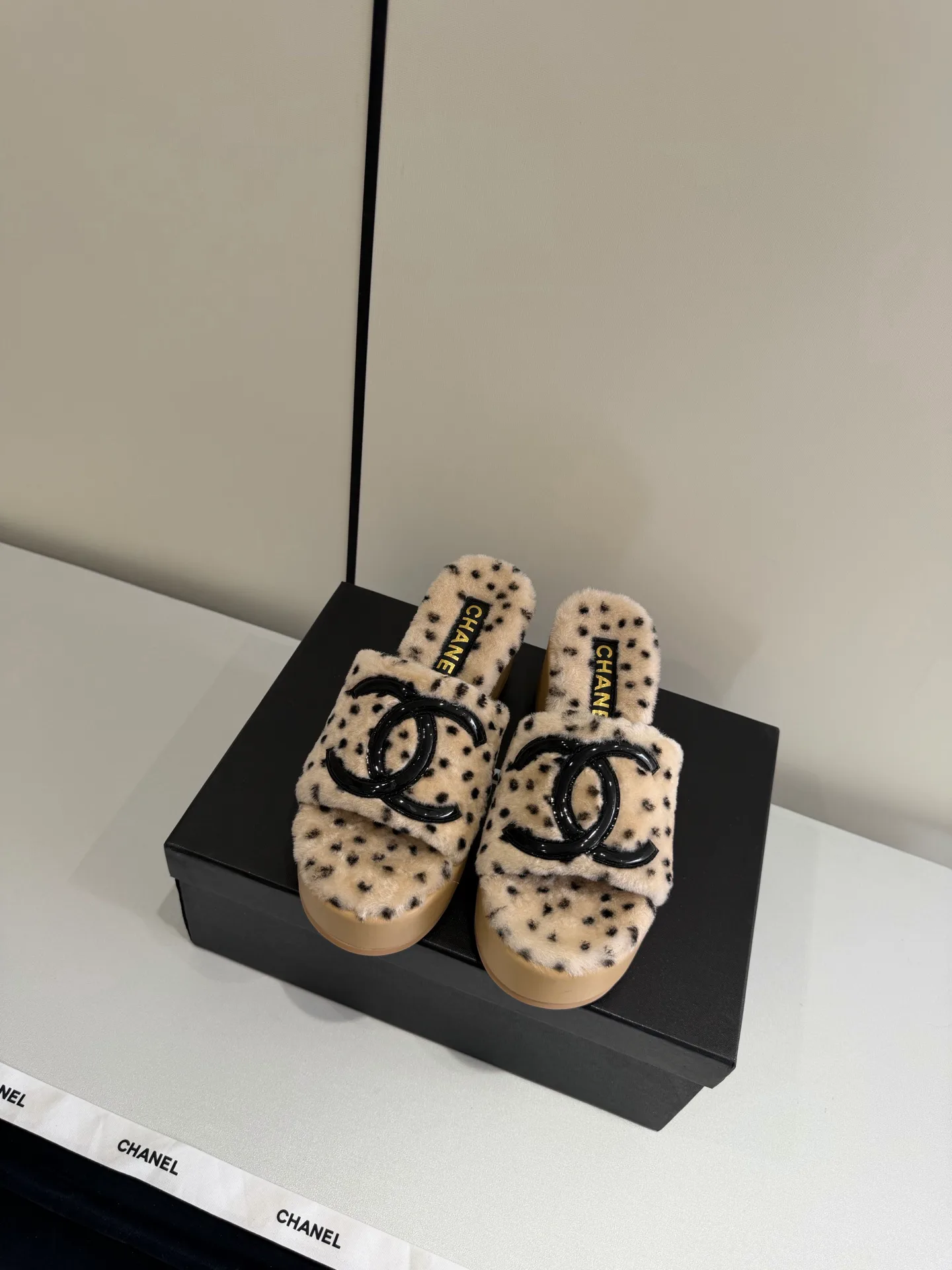 Women's Slippers CHANEL 18268440