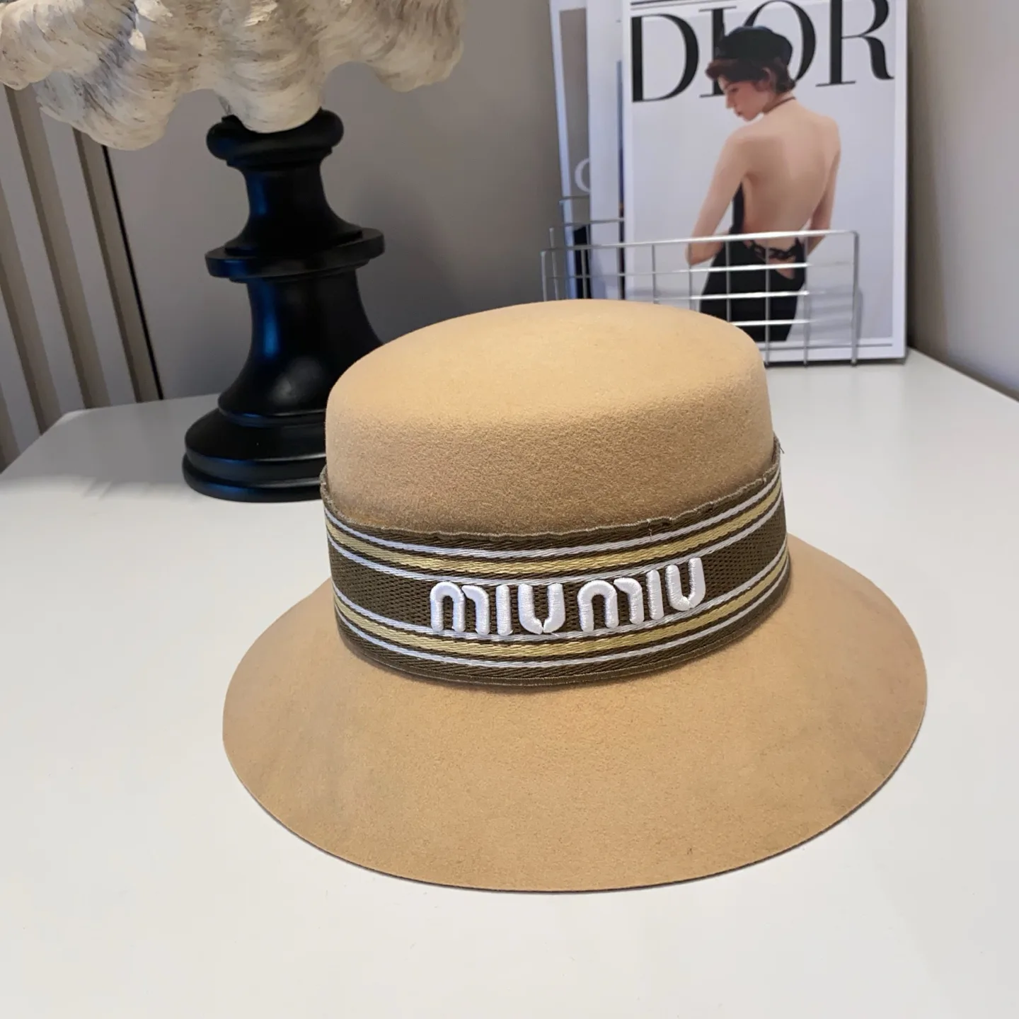 Hats MIU MIU 17973783