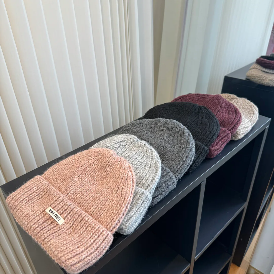 Hats MIU MIU 18198471
