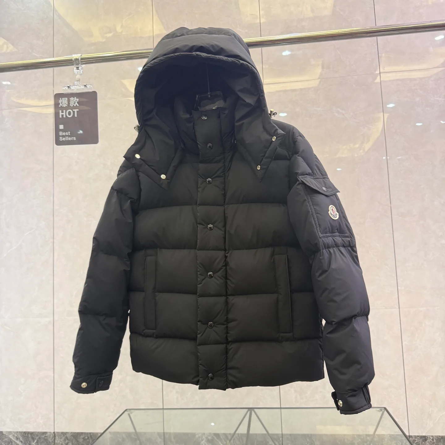Women's Jackets And Down Jackets MONCLER 17913905