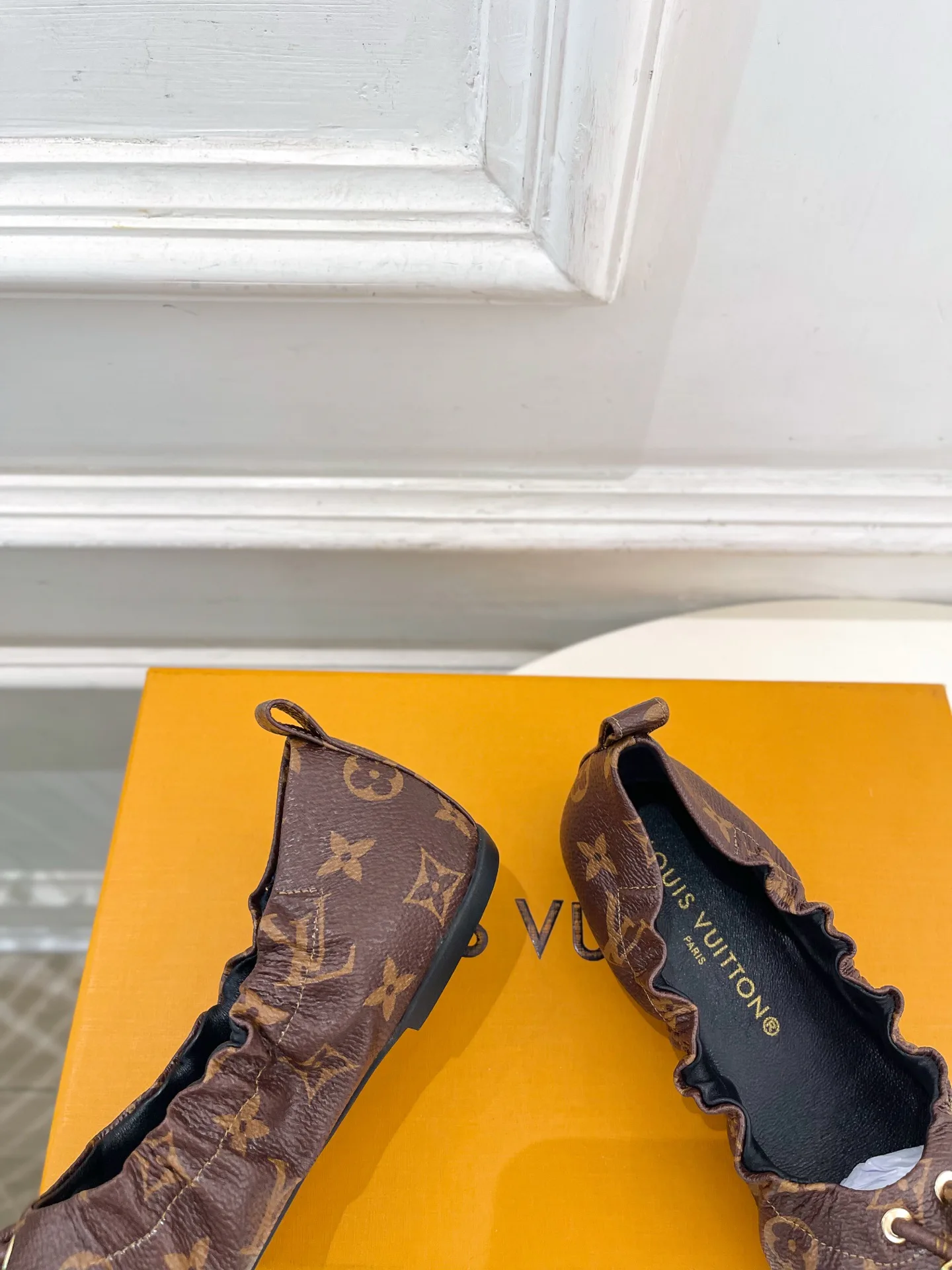 Women's Ballet Flats LOUIS VUITTON 17646559
