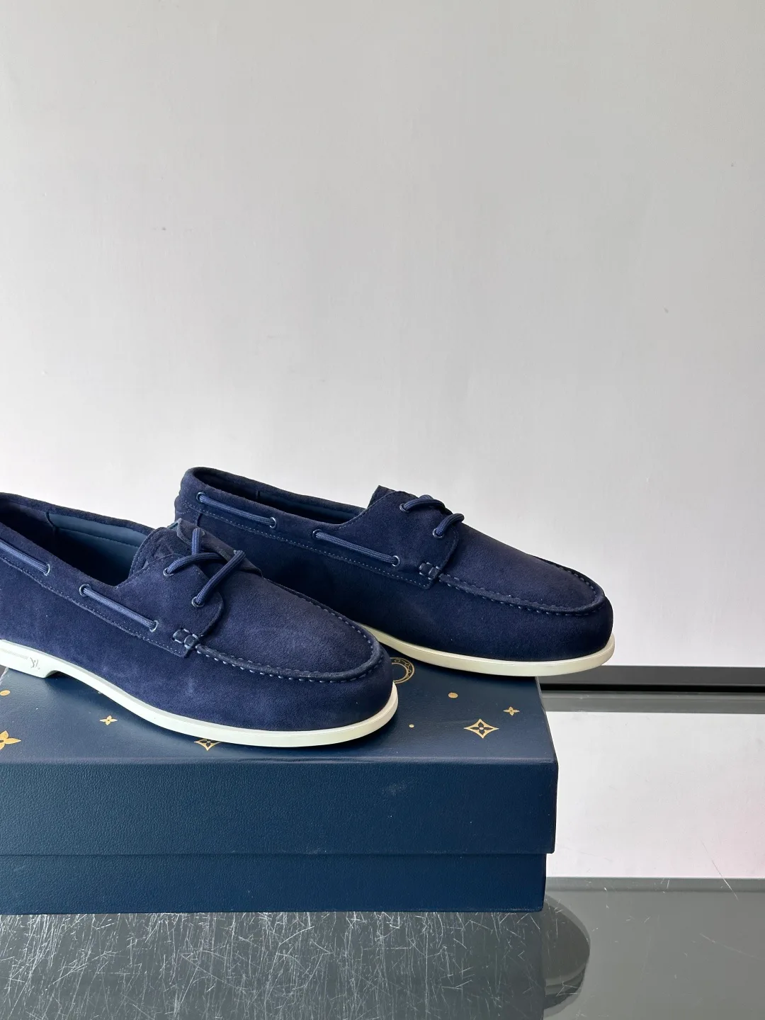 Men's Loafers And Dress Shoes LOUIS VUITTON 17941069