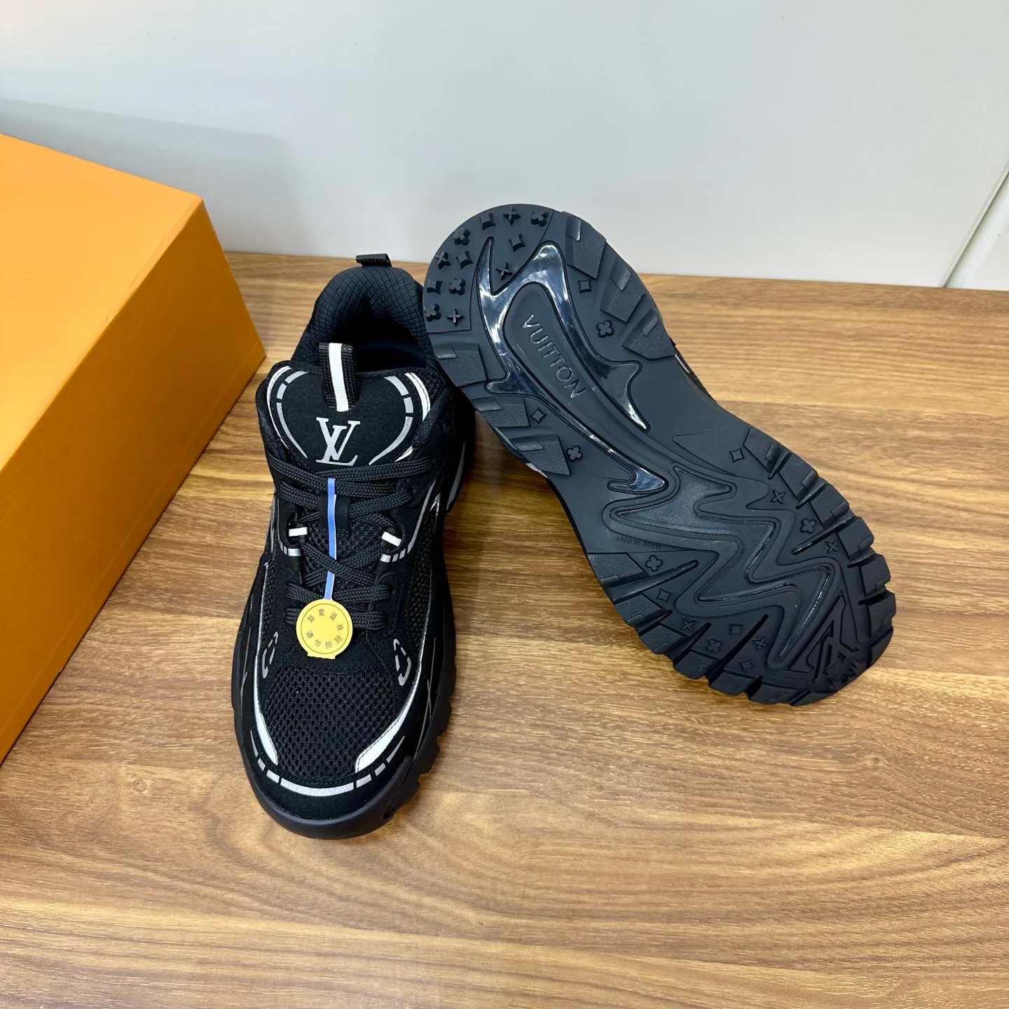 Men's Sneakers LOUIS VUITTON 17477024