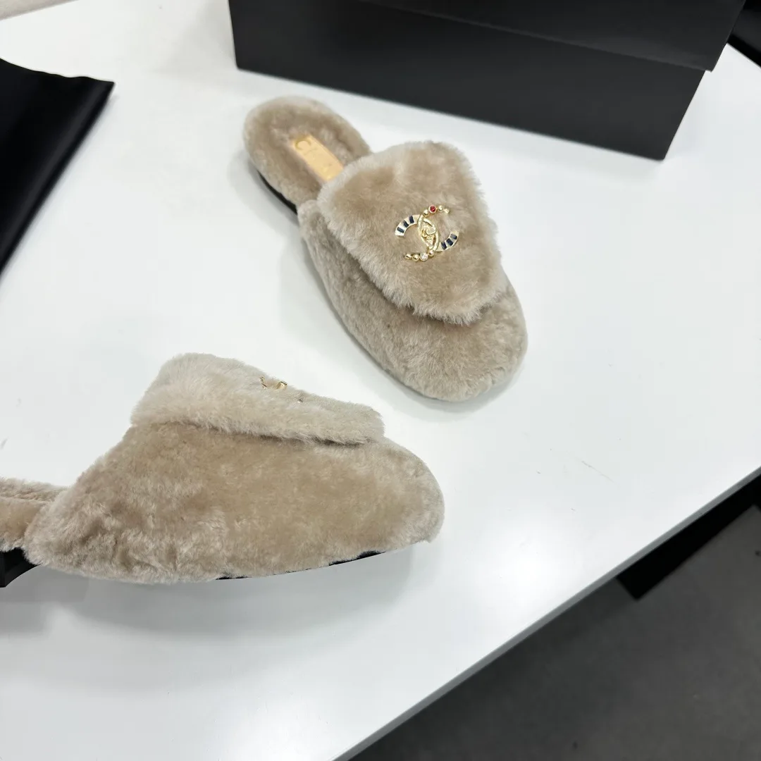 Women's Slippers CHANEL 18436110