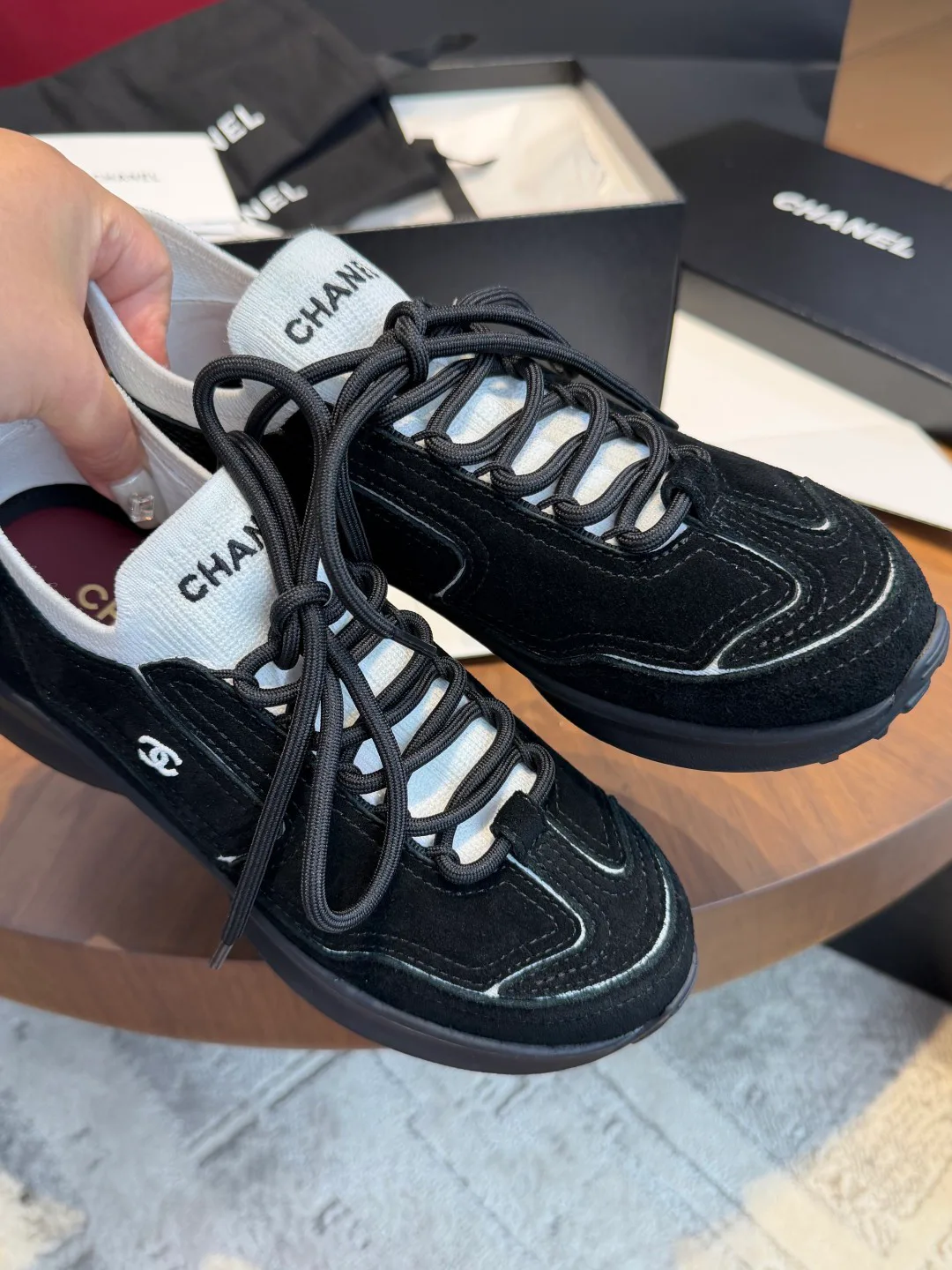 Women's Sneakers CHANEL 18067107